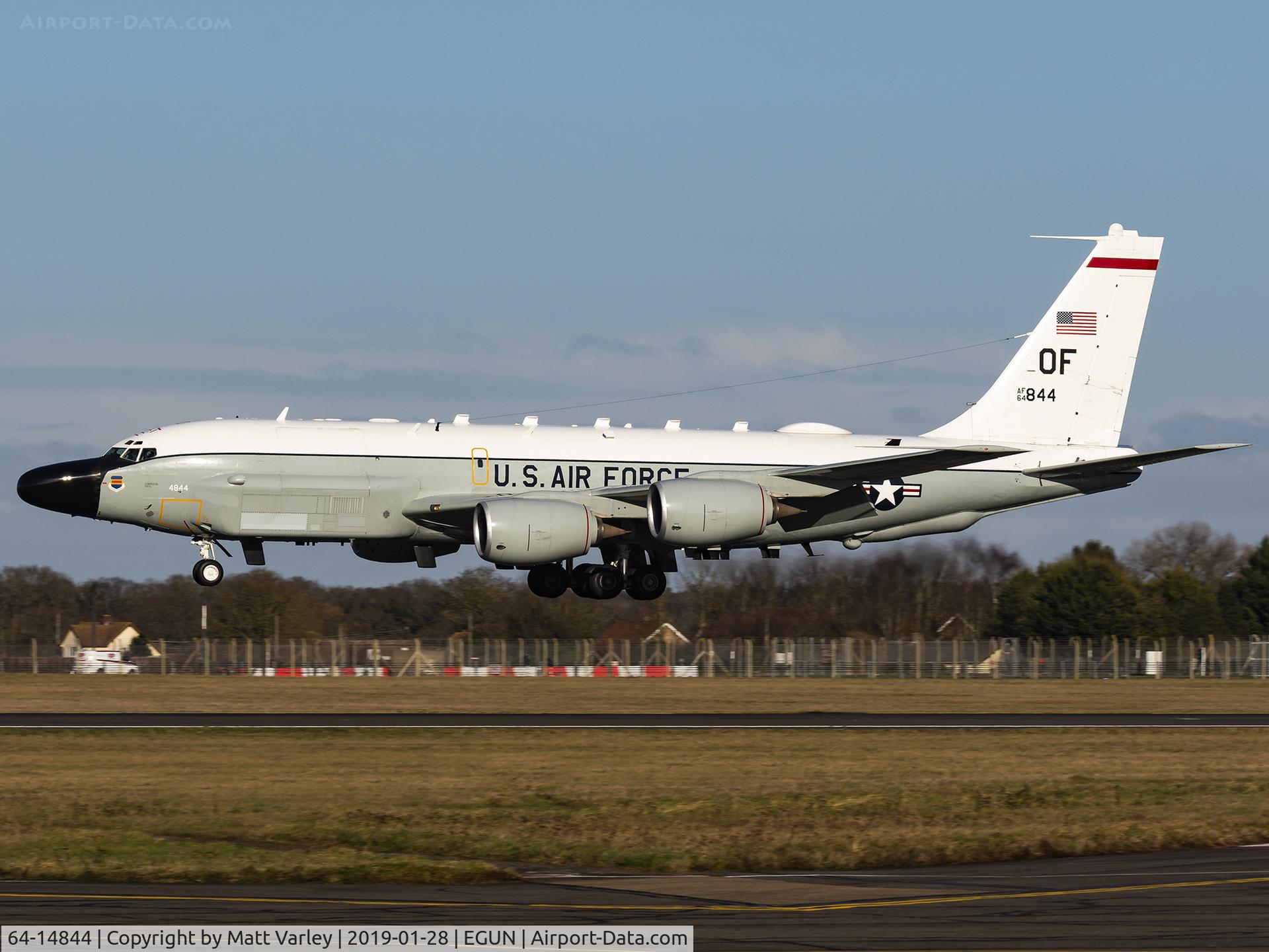 64-14844, 1964 Boeing RC-135V Rivet Joint C/N 18784, Landing