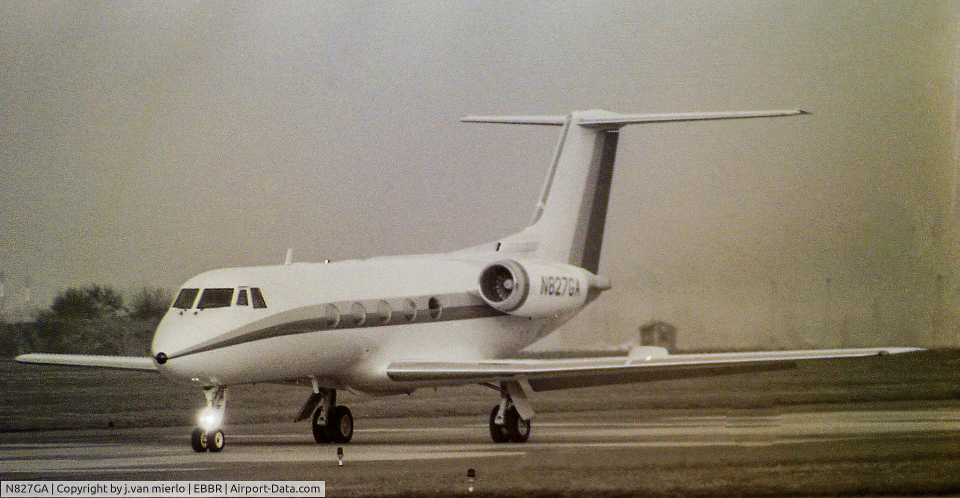 N827GA, 1970 Grumman G-1159 Gulfstream II C/N 80, Taxiing on A on arrival Brussels G.A.T.