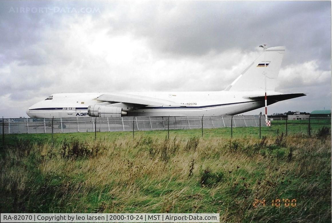 RA-82070, 1993 Antonov An-124-100 Ruslan C/N 9773051359127, Maastricht 24.10.20000