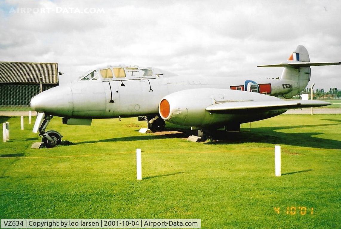 VZ634, Gloster Meteor T.7 C/N Not found VZ634, Newark Museum 4.10.2001