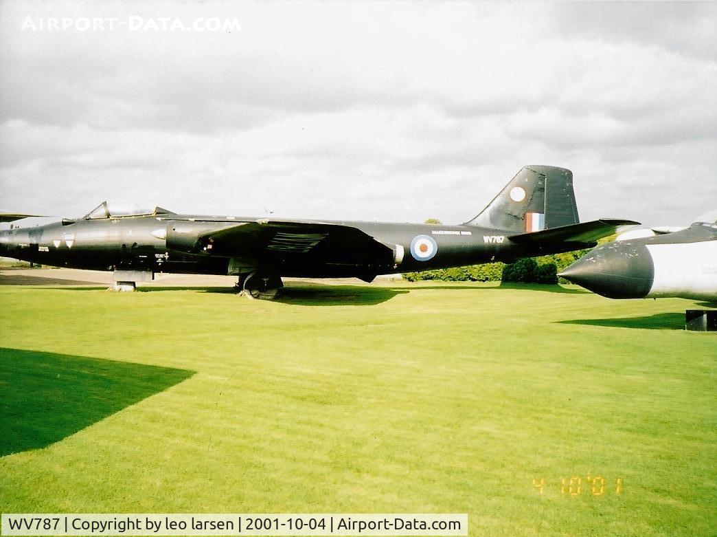 WV787, 1952 English Electric Canberra B(1)8 C/N EEP71644, Newark Museum 4.10.2001