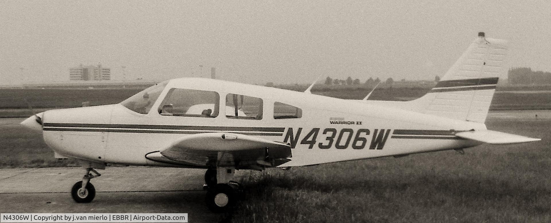 N4306W, Piper PA-28-161 C/N 288316072, Brussels