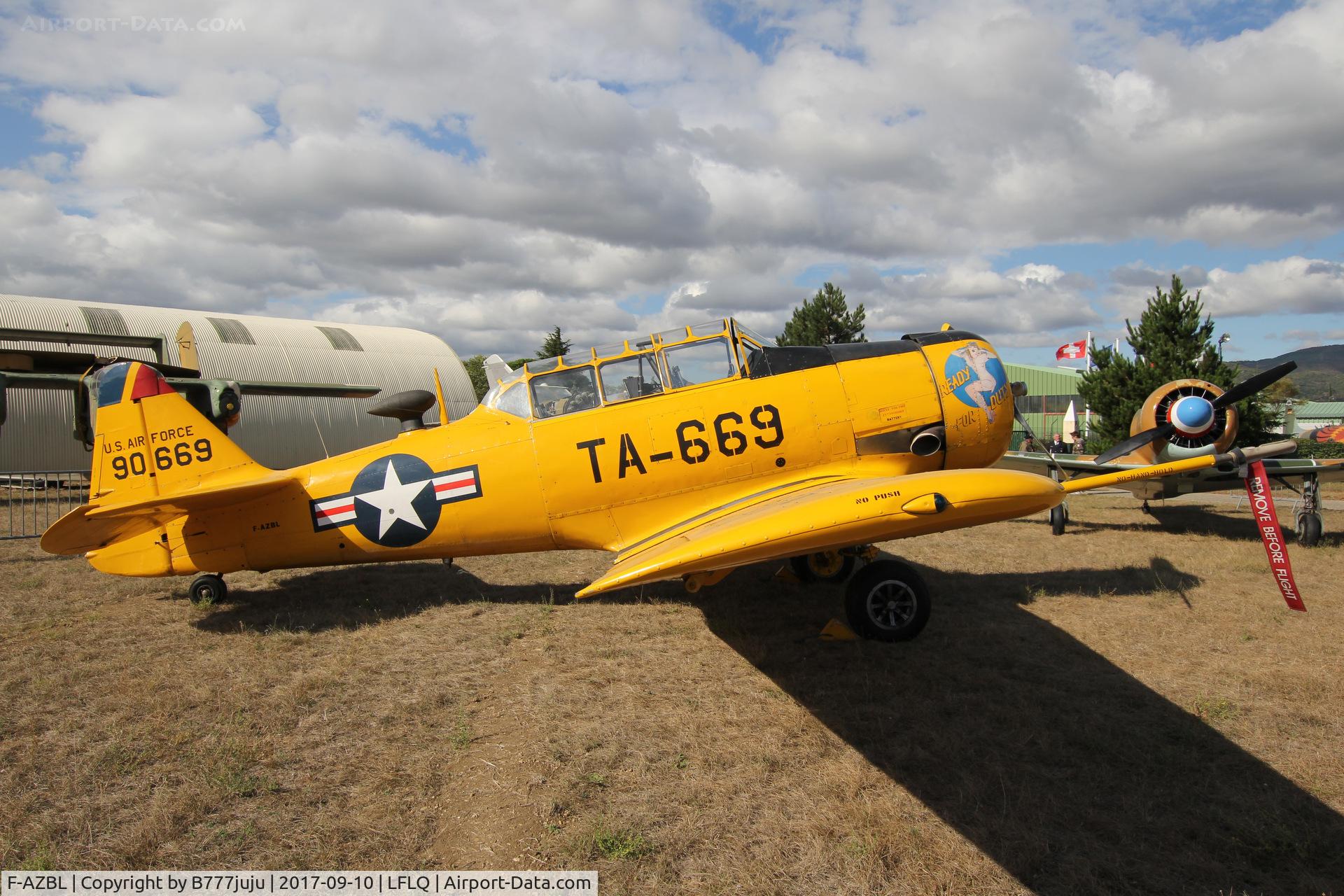 F-AZBL, North American SNJ-5C (AT-6D) Texan Texan C/N 88-17667, MEAC 30th birsday