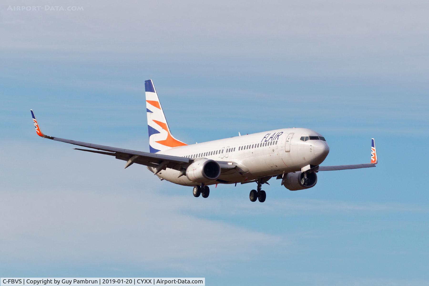 C-FBVS, 2002 Boeing 737-8K5 C/N 32907, Landing