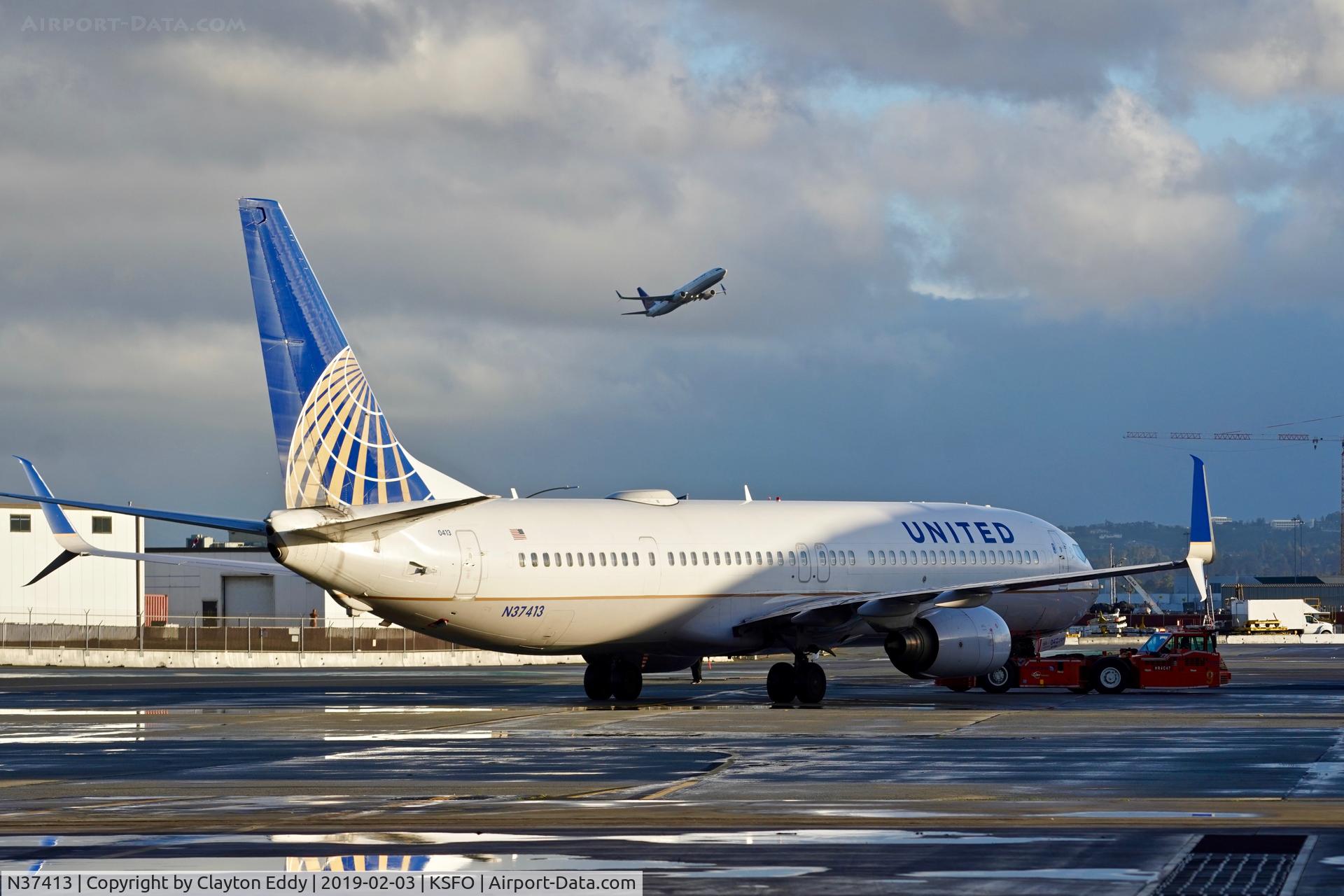 N37413, 2008 Boeing 737-924/ER C/N 31664, SFO 2019.