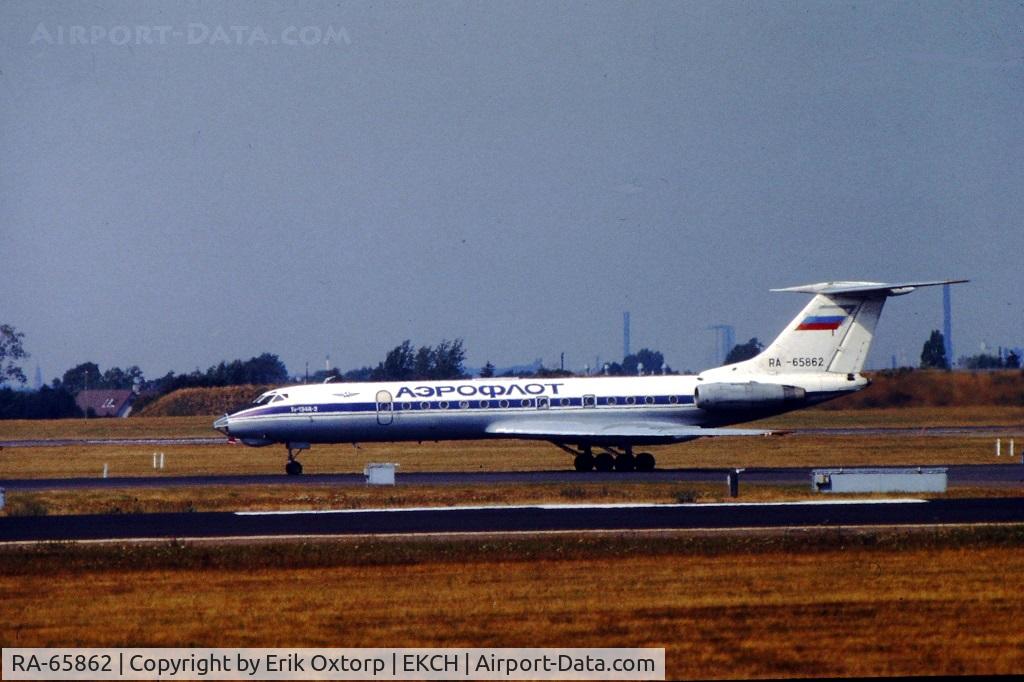 RA-65862, 1975 Tupolev Tu-134A-3 C/N 28270, RA-65862 taxing for takeoff rw 04R