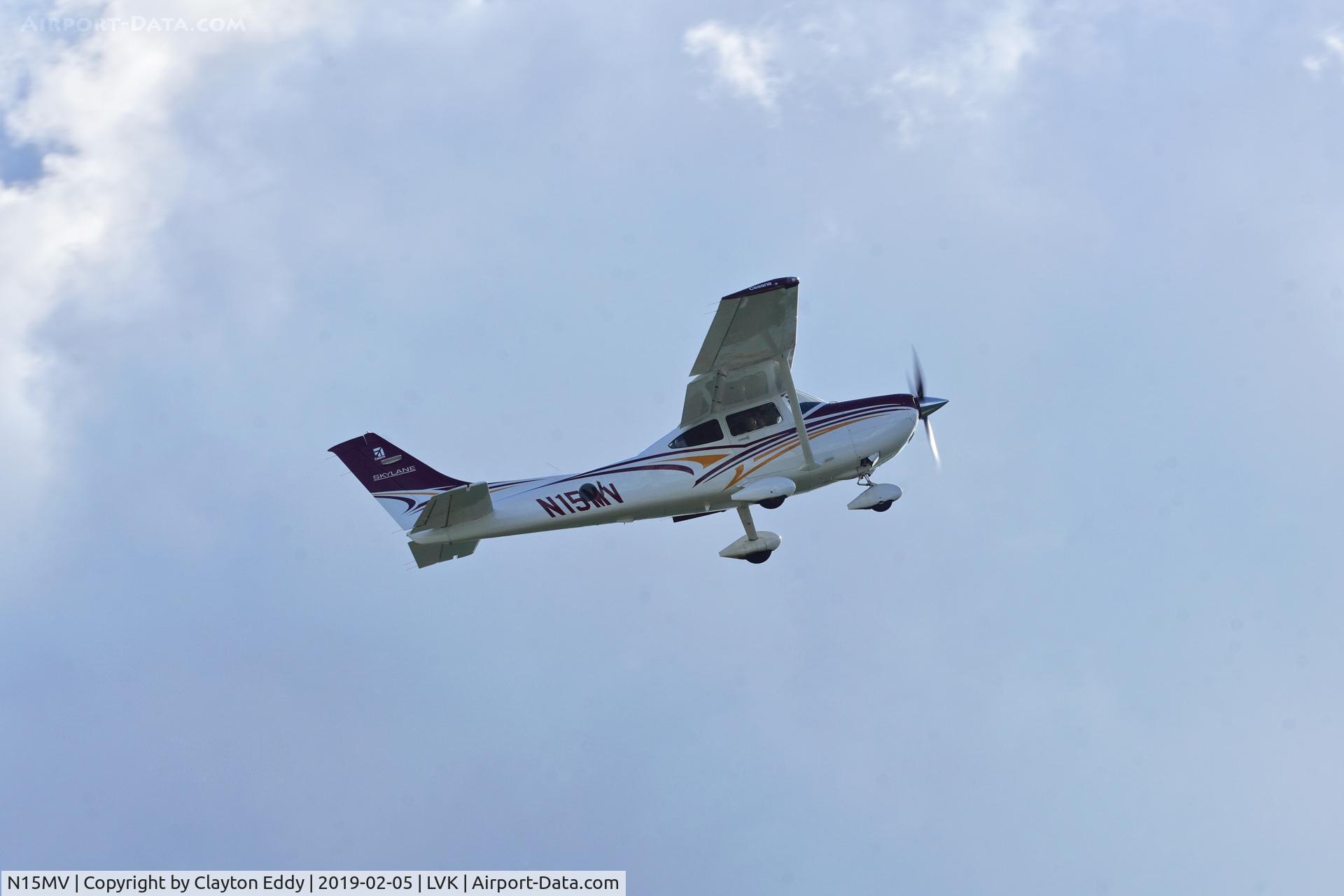 N15MV, 2017 Cessna 182T Skylane C/N 18282388, Livermore Airport California 2019.