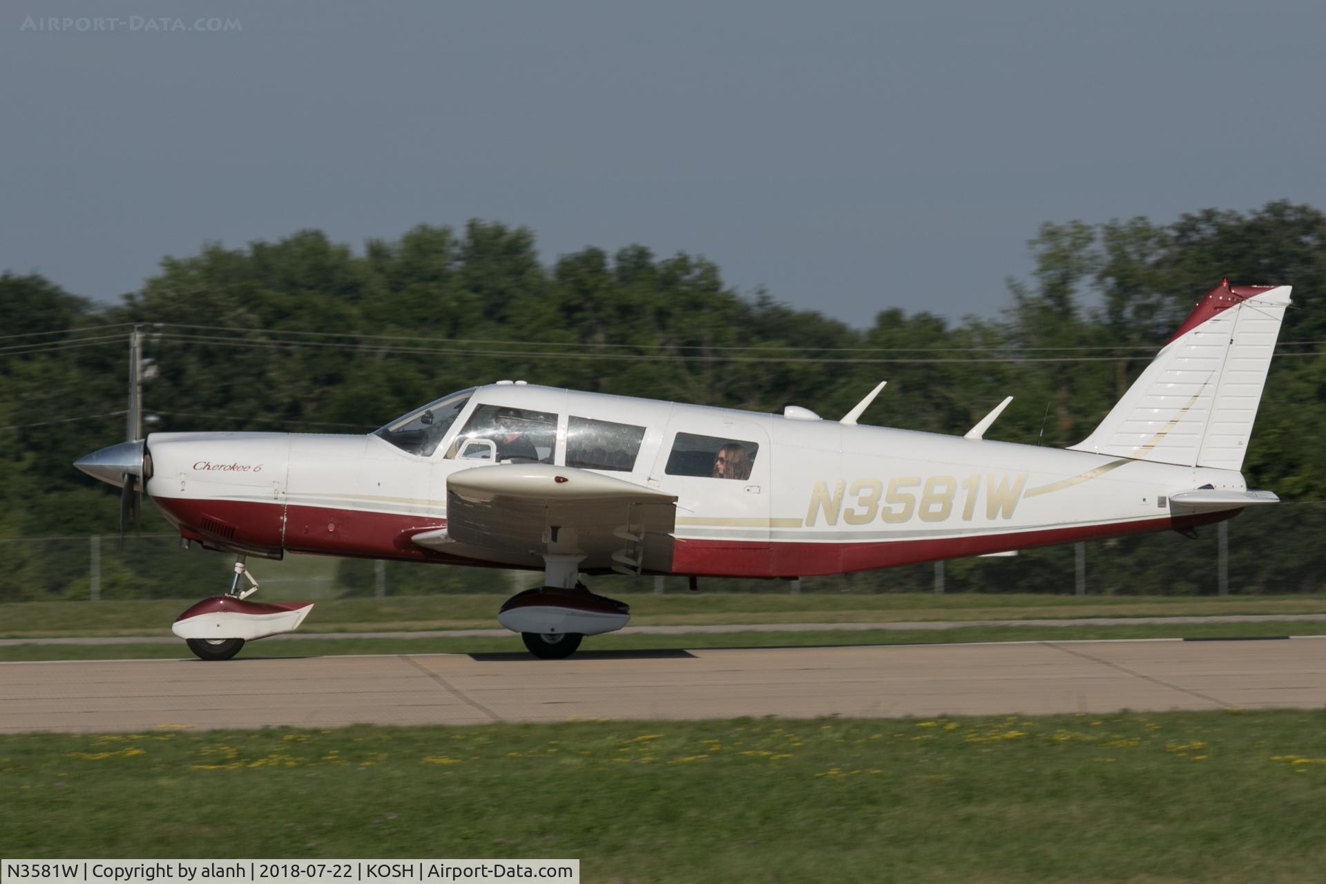 N3581W, 1966 Piper PA-32-260 Cherokee Six Cherokee Six C/N 32-474, Arriving at AirVenture 2018