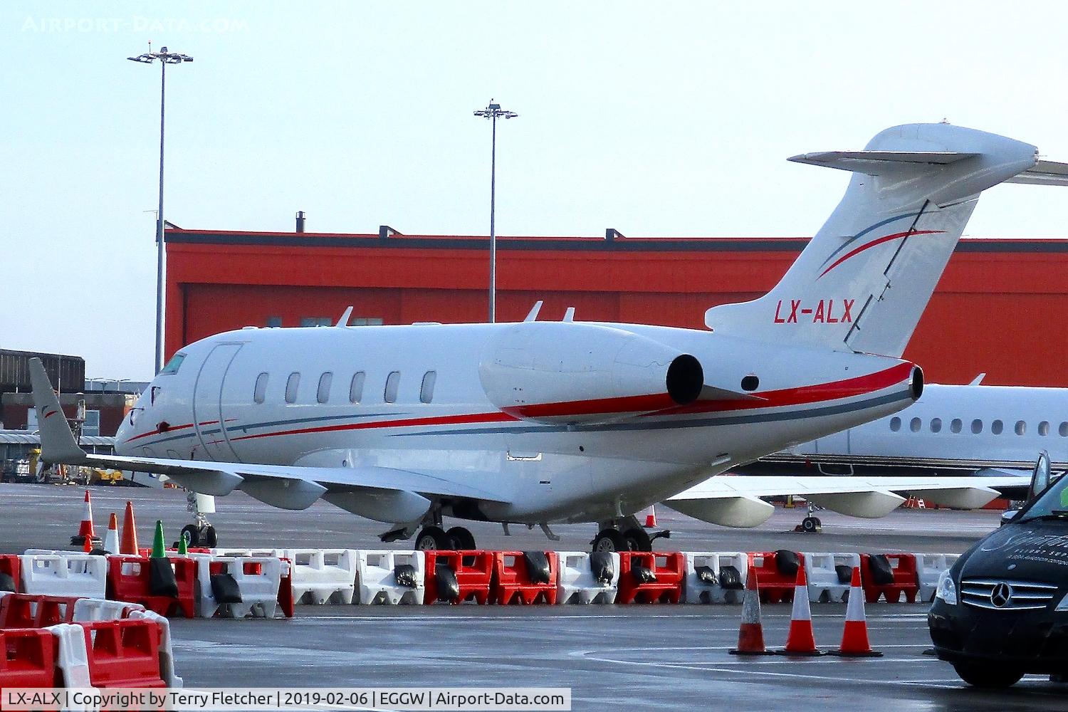LX-ALX, 2016 Bombardier Challenger 350 (BD-100-1A10) C/N 20650, At Luton