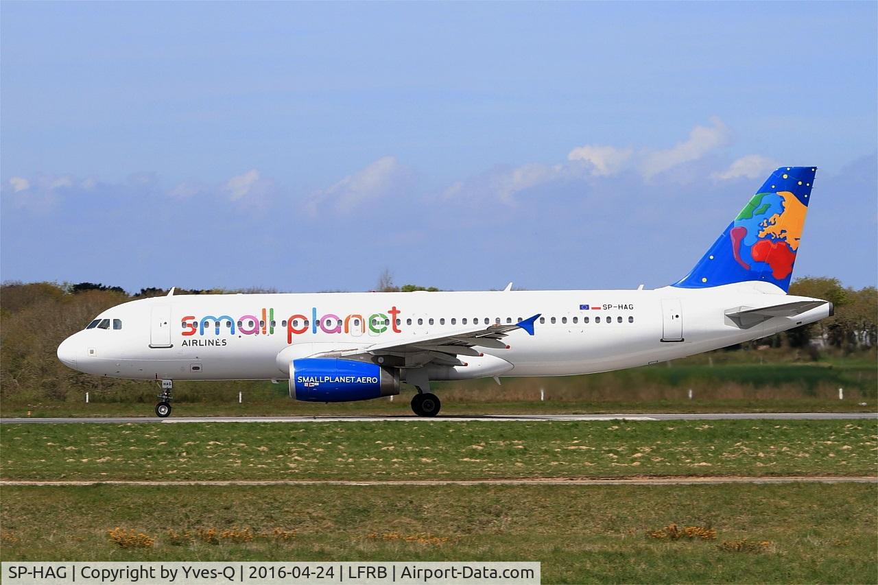 SP-HAG, 2002 Airbus A320-232 C/N 1723, Airbus A320-232, Take off run rwy 25L, Brest-Bretagne airport (LFRB-BES)