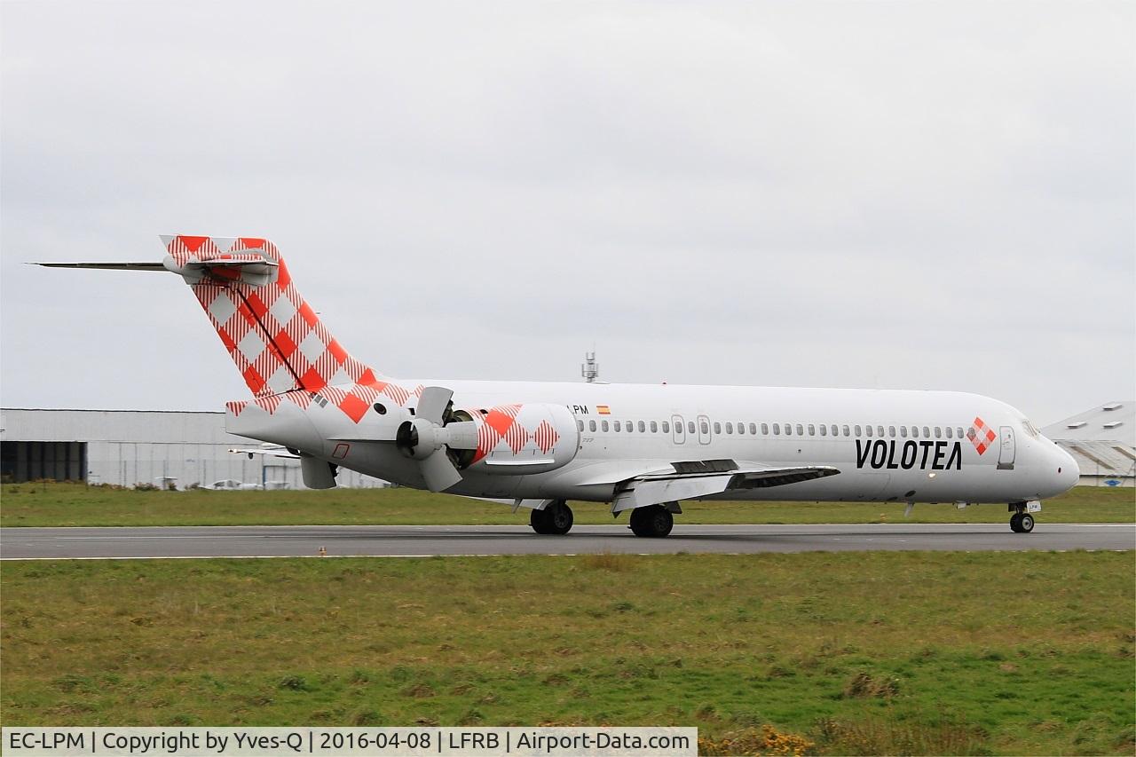 EC-LPM, 2005 Boeing 717-2BL C/N 55185, Boeing 717-2BL, Reverse thrust landing rwy 25L, Brest-Bretagne Airport (LFRB-BES)