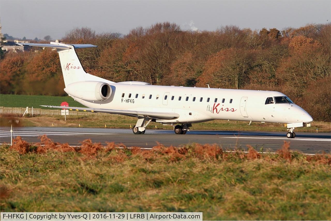 F-HFKG, 2000 Embraer ERJ-145LR (EMB-145LR) C/N 145253, Embraer ERJ-145LR, Ready to take off rwy 07R, Brest-Bretagne Airport (LFRB-BES)