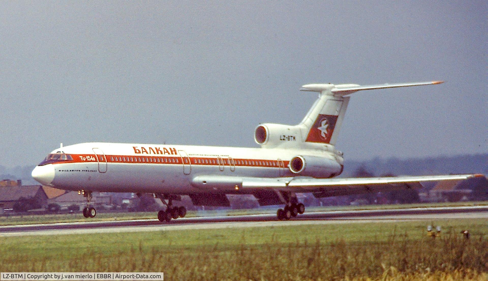 LZ-BTM, 1977 Tupolev Tu-154B C/N 77A209, Touching 25L at Brussels