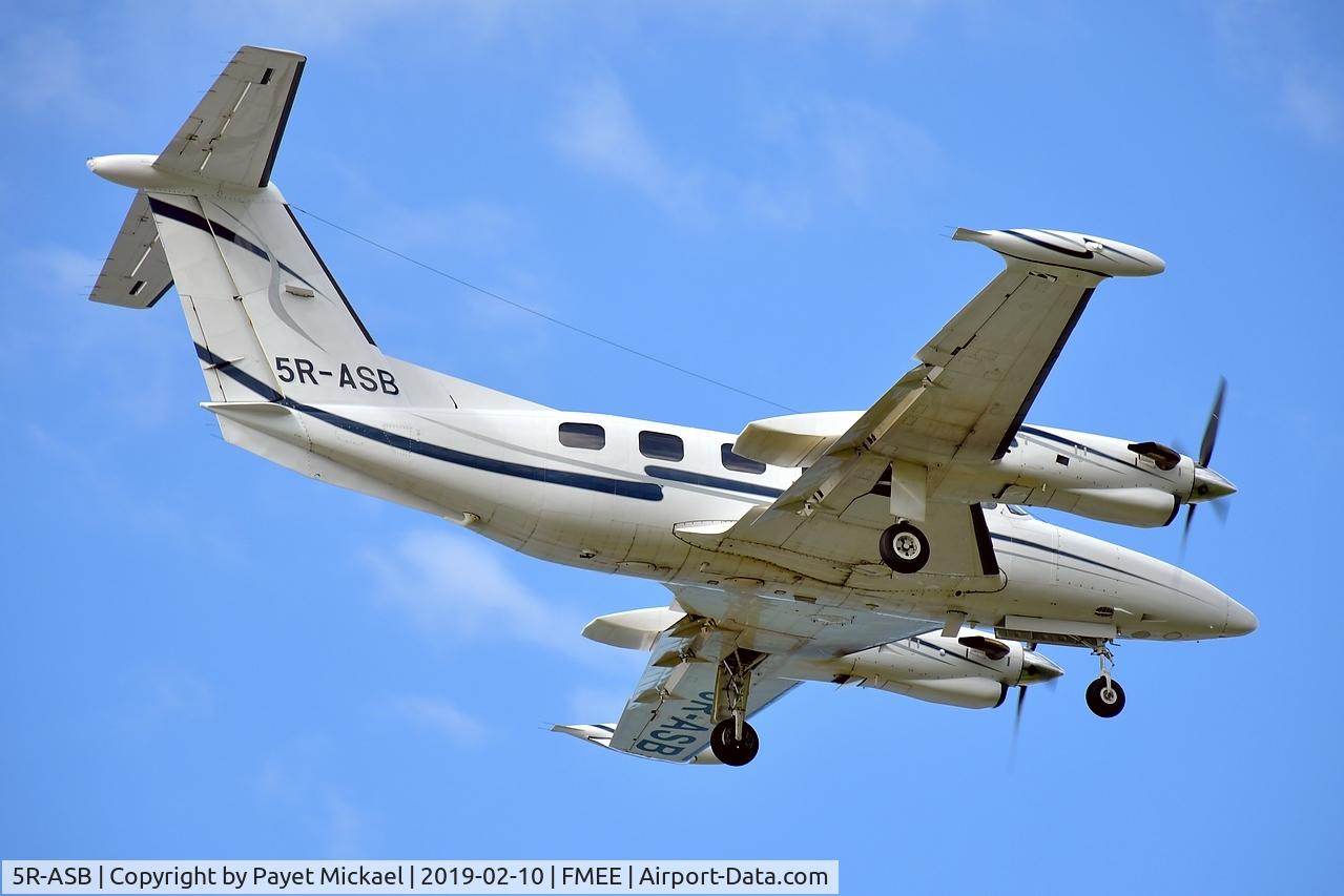 5R-ASB, 1984 Piper PA-42-720 Cheyenne IIIA C/N 42-5501017, Final for rwy 14
