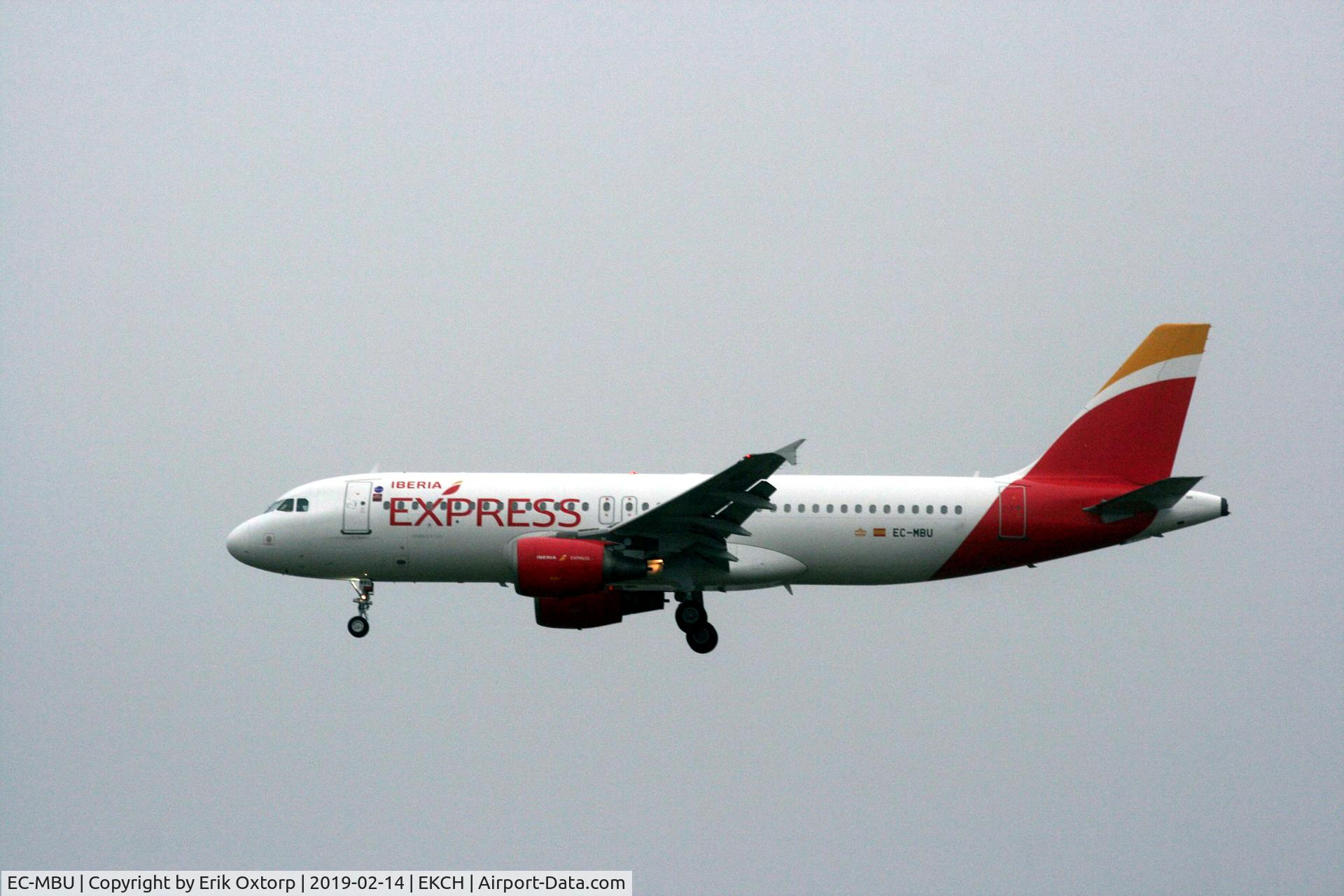 EC-MBU, 2000 Airbus A320-214 C/N 1198, EU-MBU landing rw 22L
