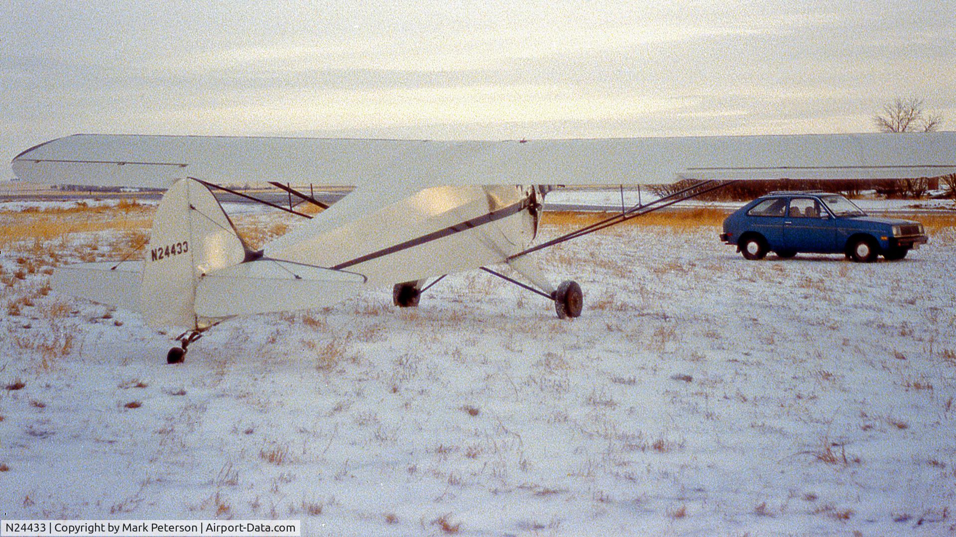 N24433, 1940 Taylorcraft BC-65 C/N 1770, Farm strip