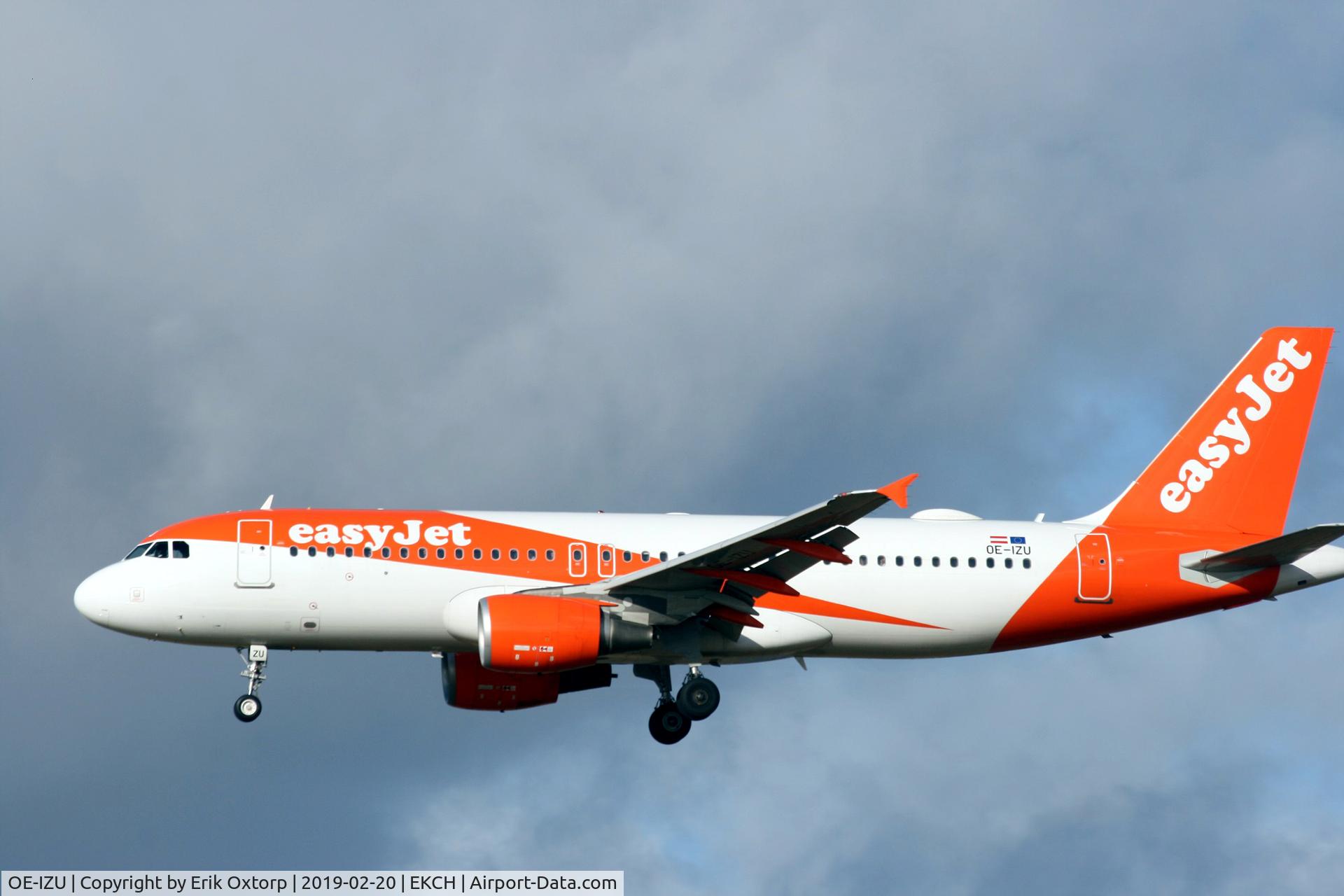 OE-IZU, 2009 Airbus A320-214 C/N 4013, OE-IZU landing rw 22L