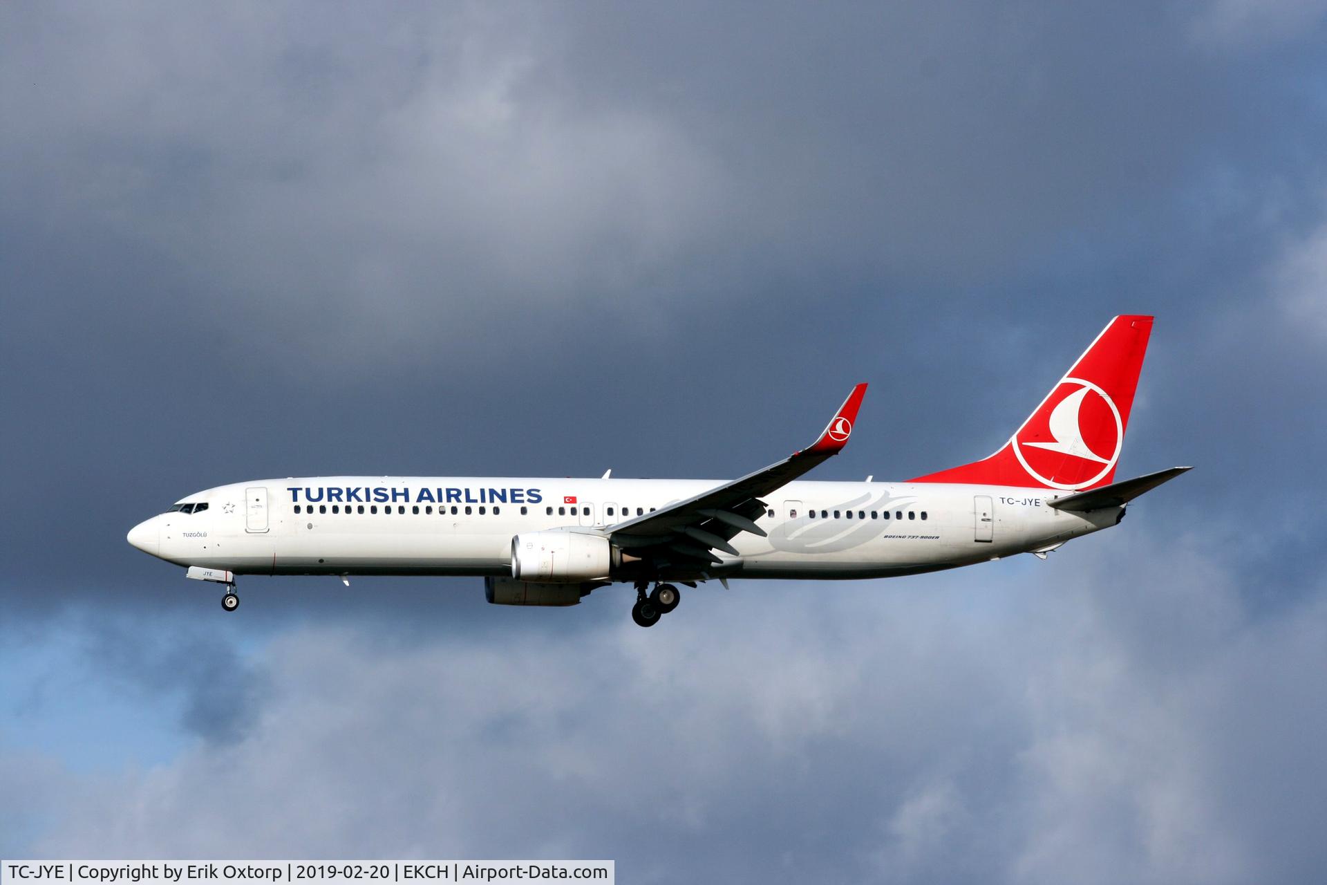 TC-JYE, 2012 Boeing 737-9F2/ER C/N 40979, TC-JYE landing rw 22L