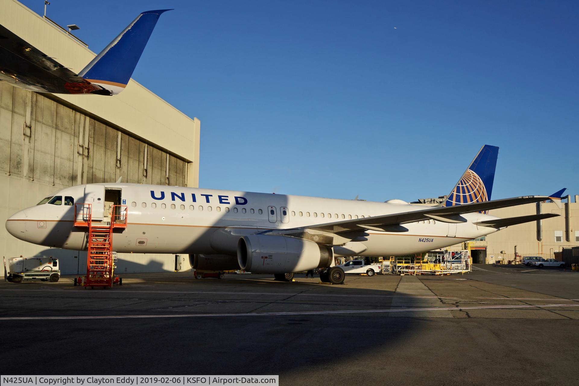 N425UA, 1995 Airbus A320-232 C/N 508, SFO 2019.