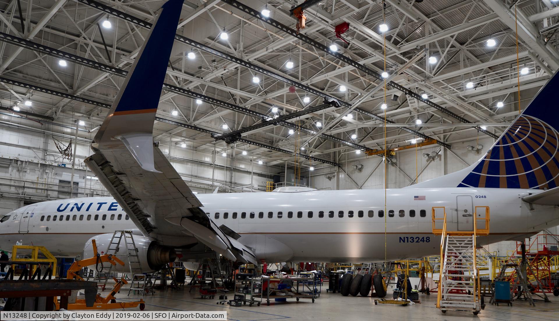 N13248, 1999 Boeing 737-824 C/N 28808, SFO 2019.