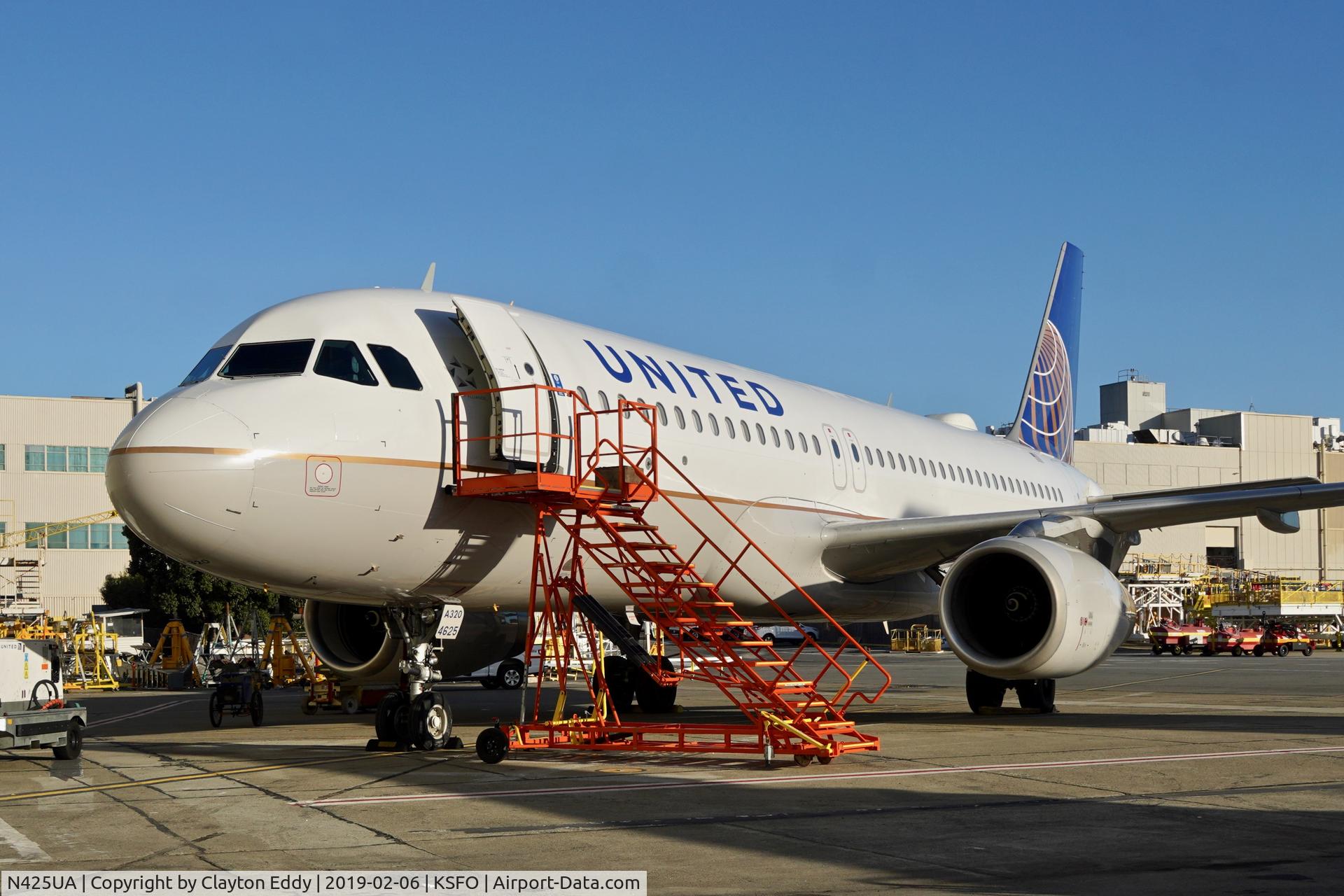 N425UA, 1995 Airbus A320-232 C/N 508, SFO 2019.