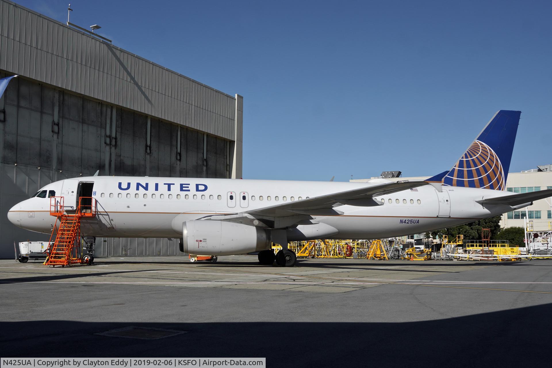 N425UA, 1995 Airbus A320-232 C/N 508, SFO 2019.