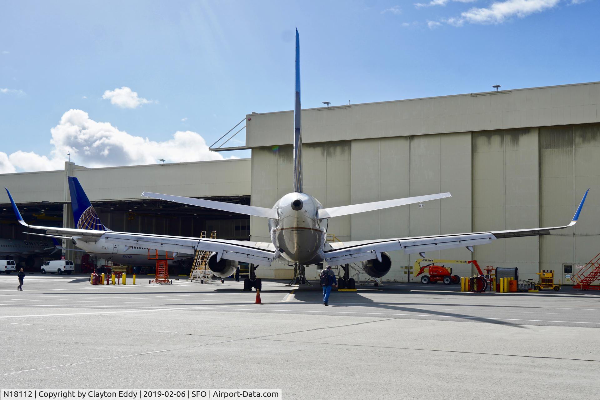 N18112, 1995 Boeing 757-224 C/N 27302, SFO 2019.