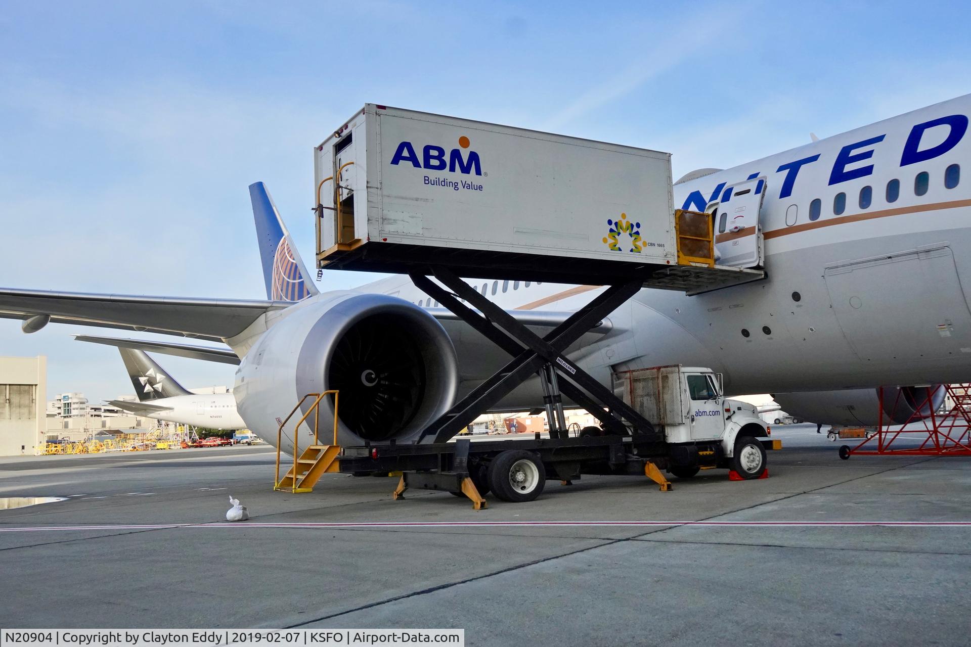 N20904, 2012 Boeing 787-8 Dreamliner C/N 34824, SFO 2019.