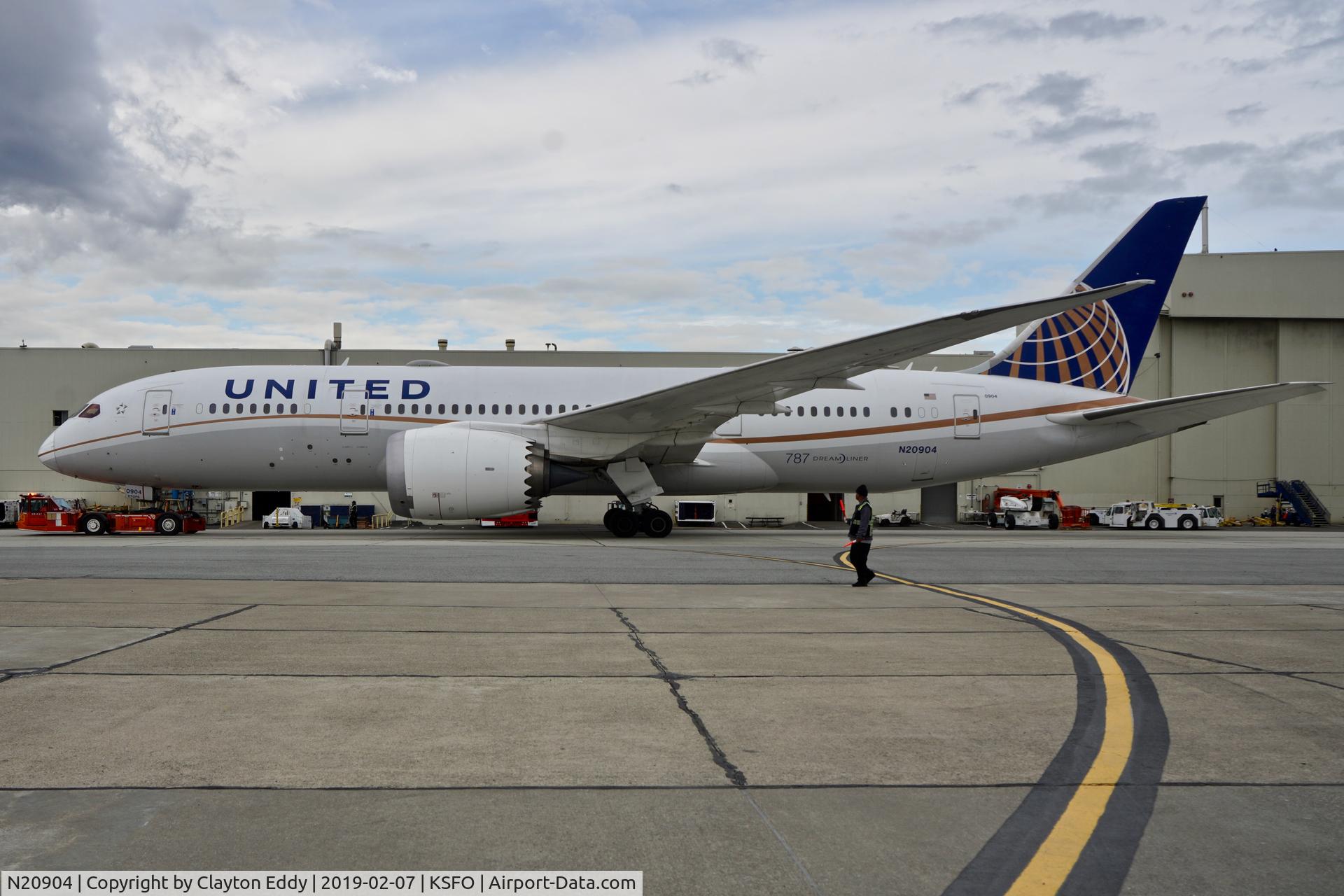 N20904, 2012 Boeing 787-8 Dreamliner C/N 34824, SFO 2019.