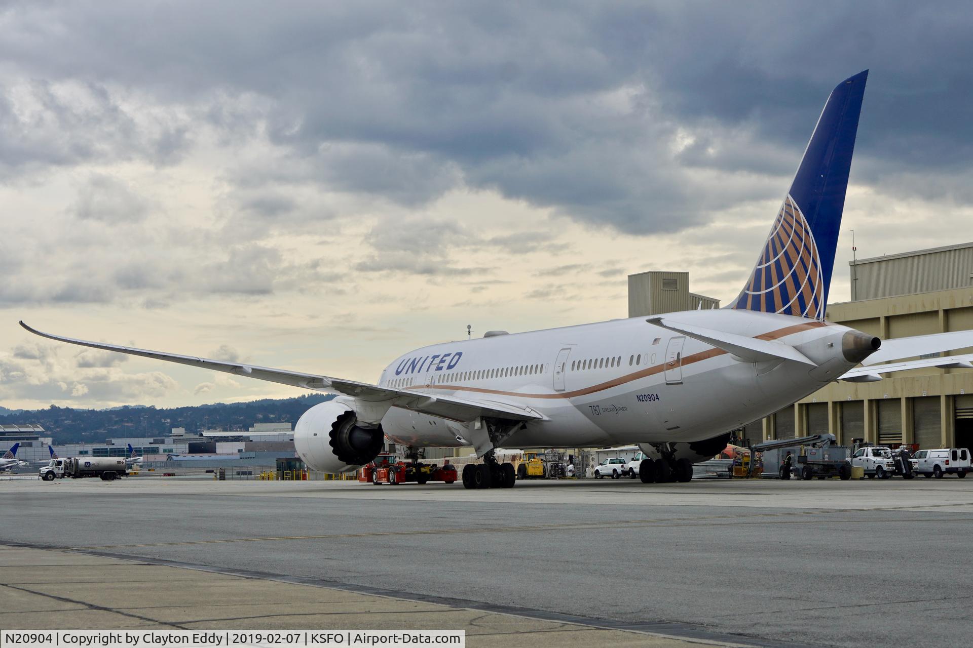 N20904, 2012 Boeing 787-8 Dreamliner C/N 34824, SFO 2019.