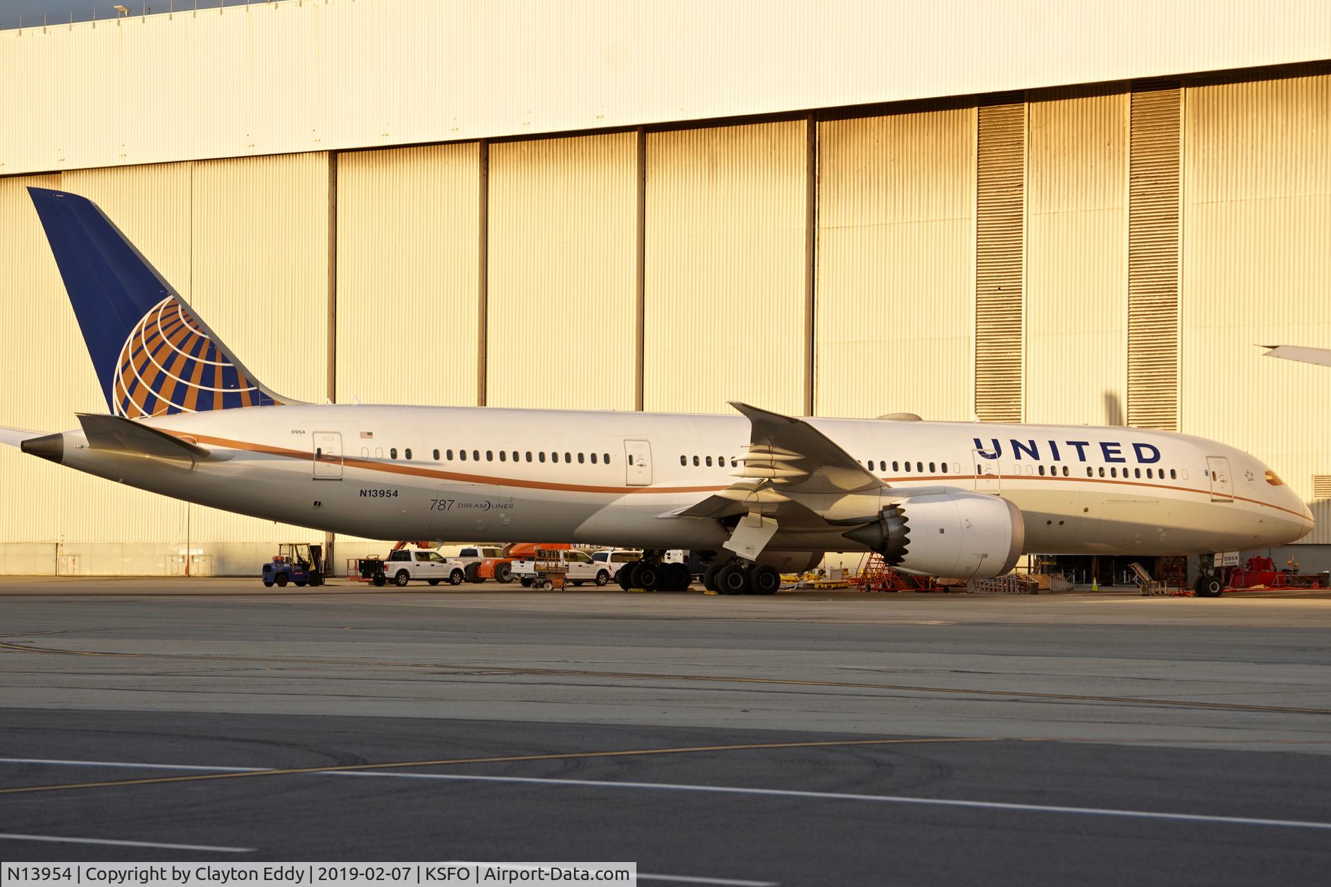 N13954, 2015 Boeing 787-9 Dreamliner C/N 36405, SFO 2019.