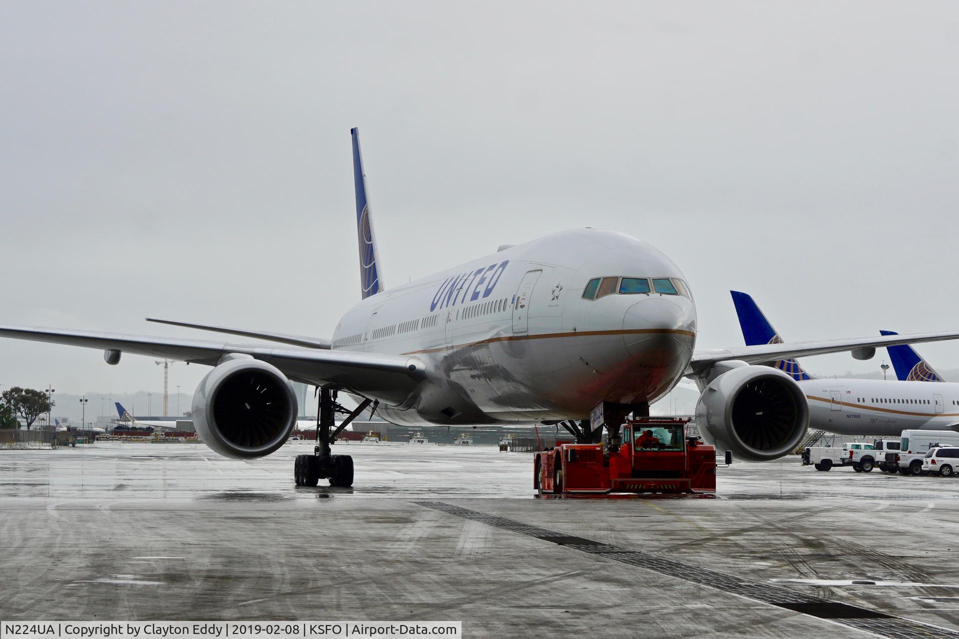 N224UA, 2001 Boeing 777-222 C/N 30225, SFO 2019.