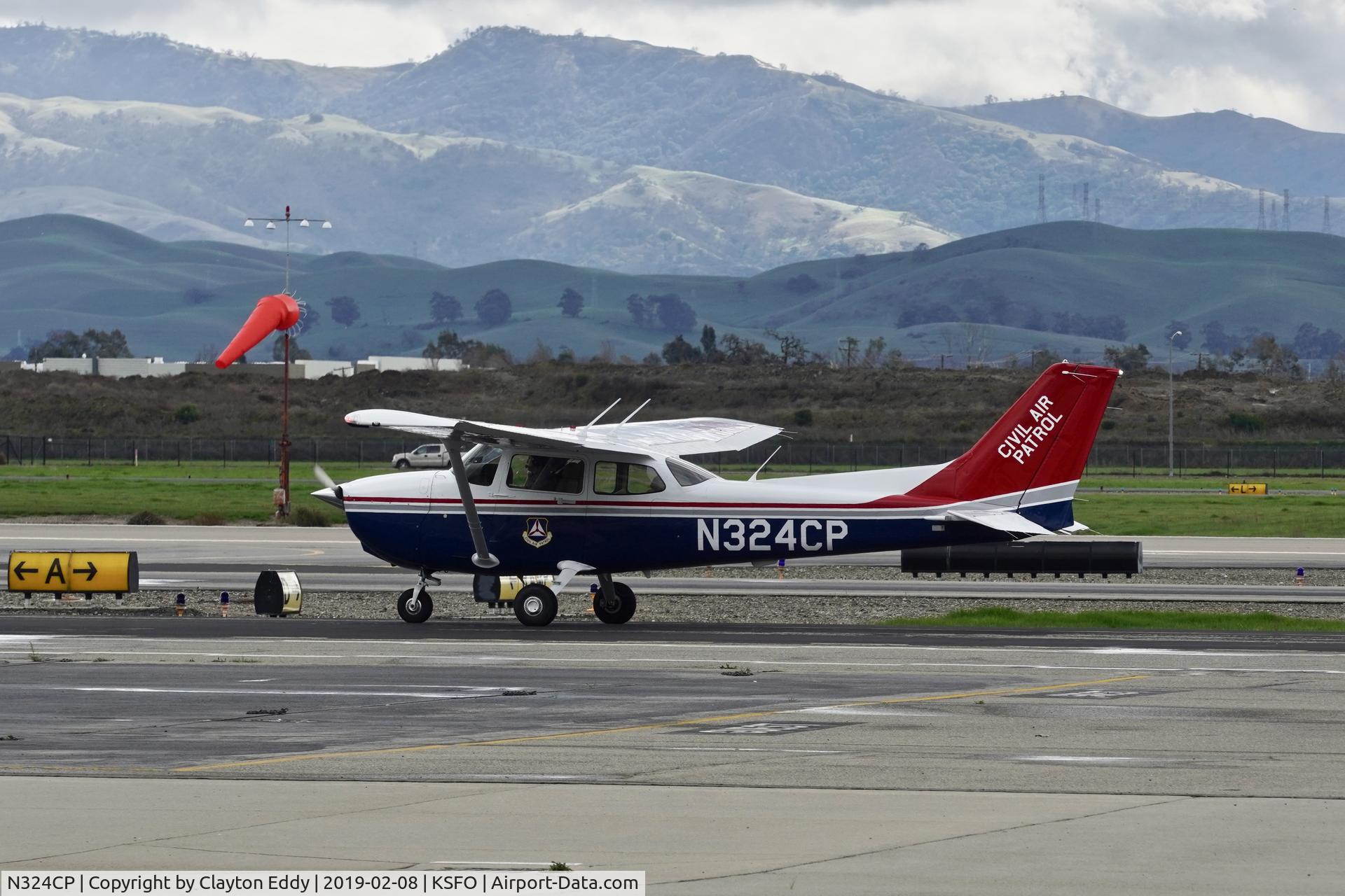 N324CP, 2018 Cessna 172S C/N 172S12135, Livermore Airport California 2019.
