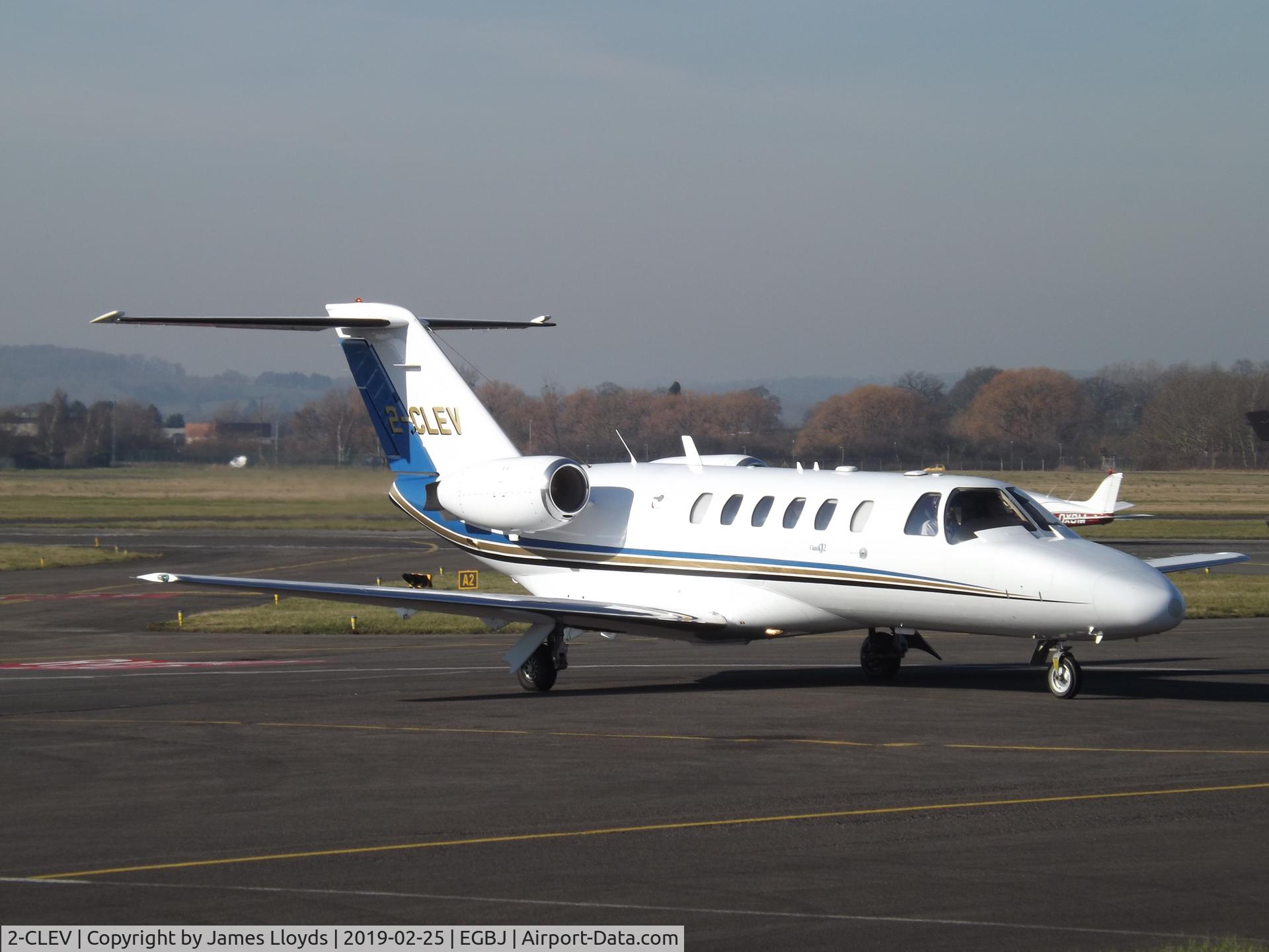 2-CLEV, 2000 Cessna 525A CitationJet CJ2 C/N 525A0003, Taxing in at Gloucestershire Airport.