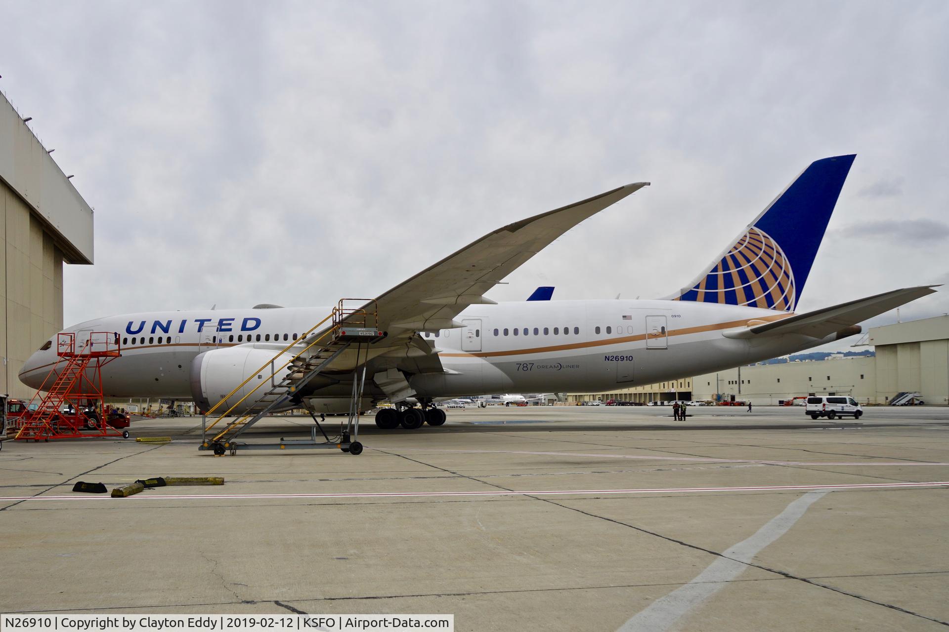 N26910, 2014 Boeing 787-8 Dreamliner C/N 34826, SFO 2019.
