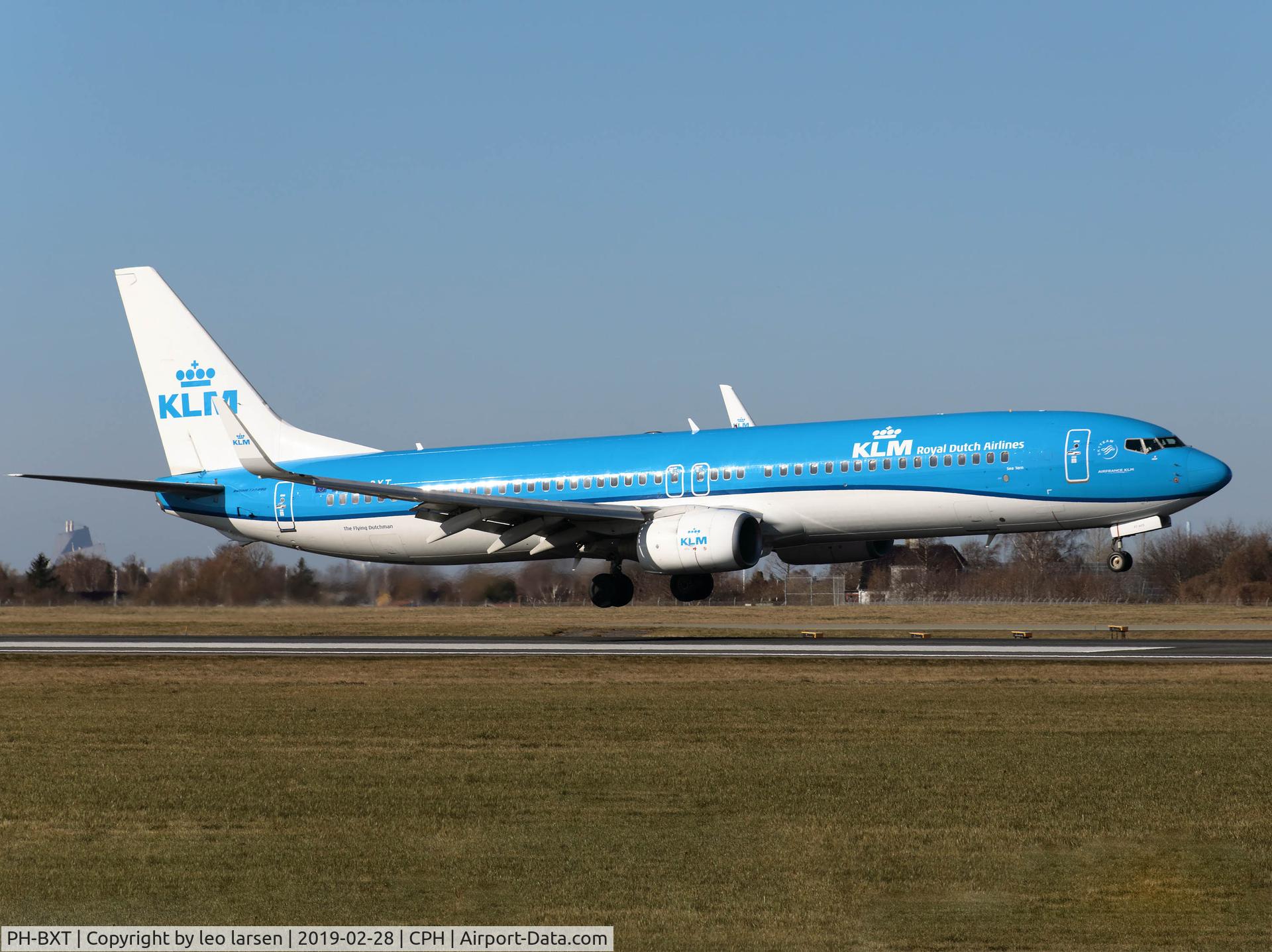 PH-BXT, 2004 Boeing 737-9K2 C/N 32944, Copenhagen 28.2.2019 L/D R-04L
