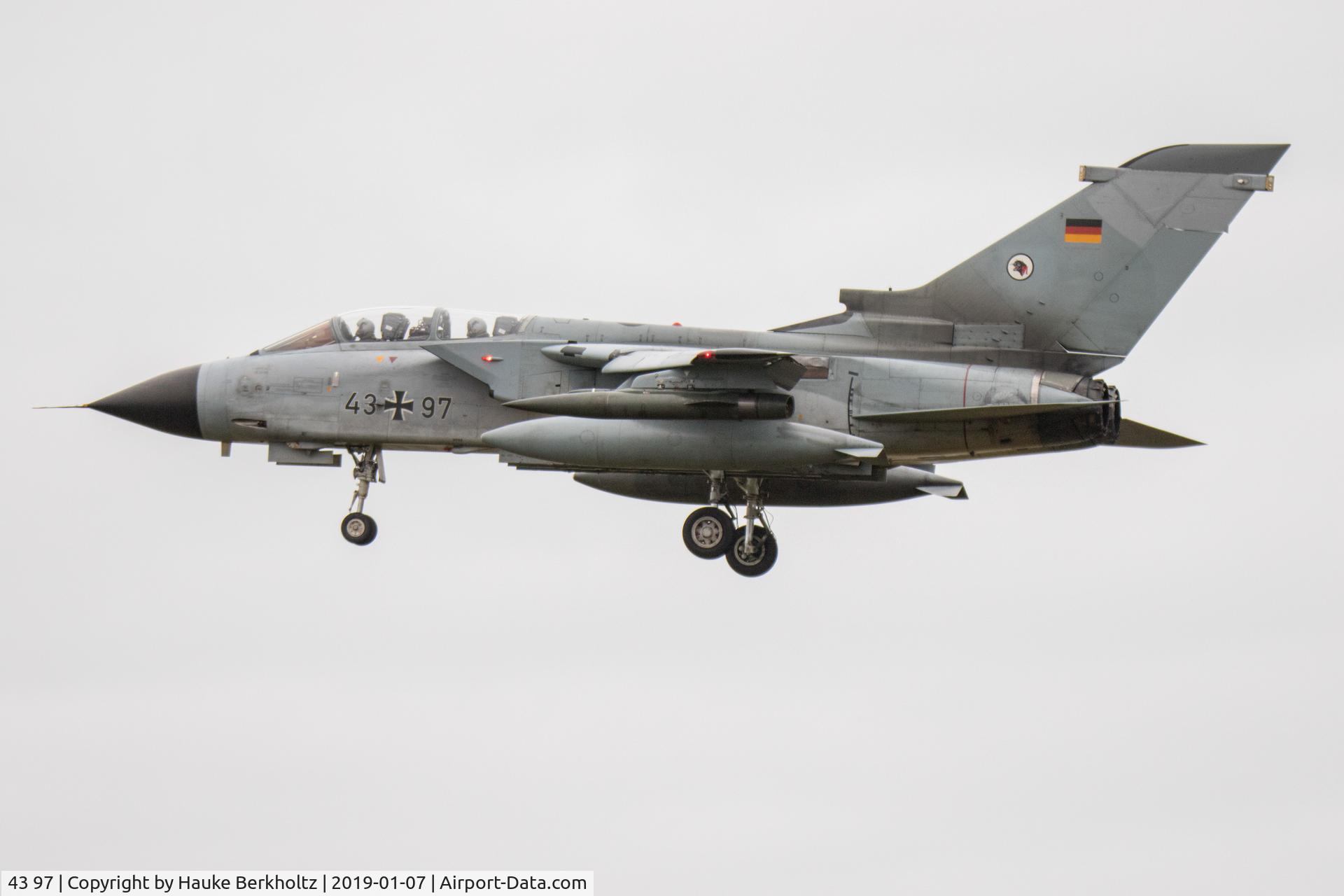 43 97, Panavia Tornado IDS(T) C/N 251/GT033/4097, Landing in Jagel