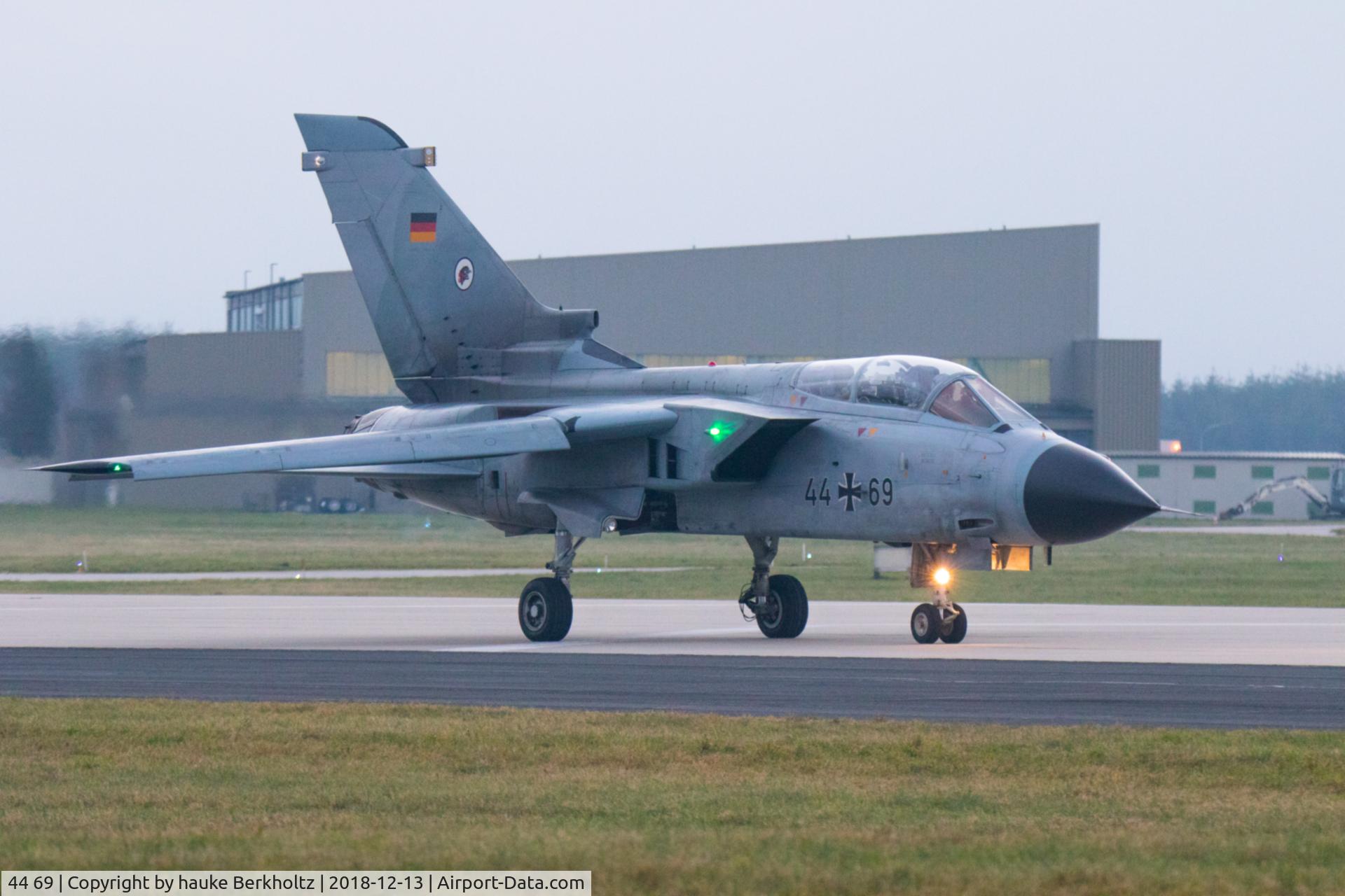 44 69, Panavia Tornado IDS C/N 427/GS126/4169, schleswig / Jagel