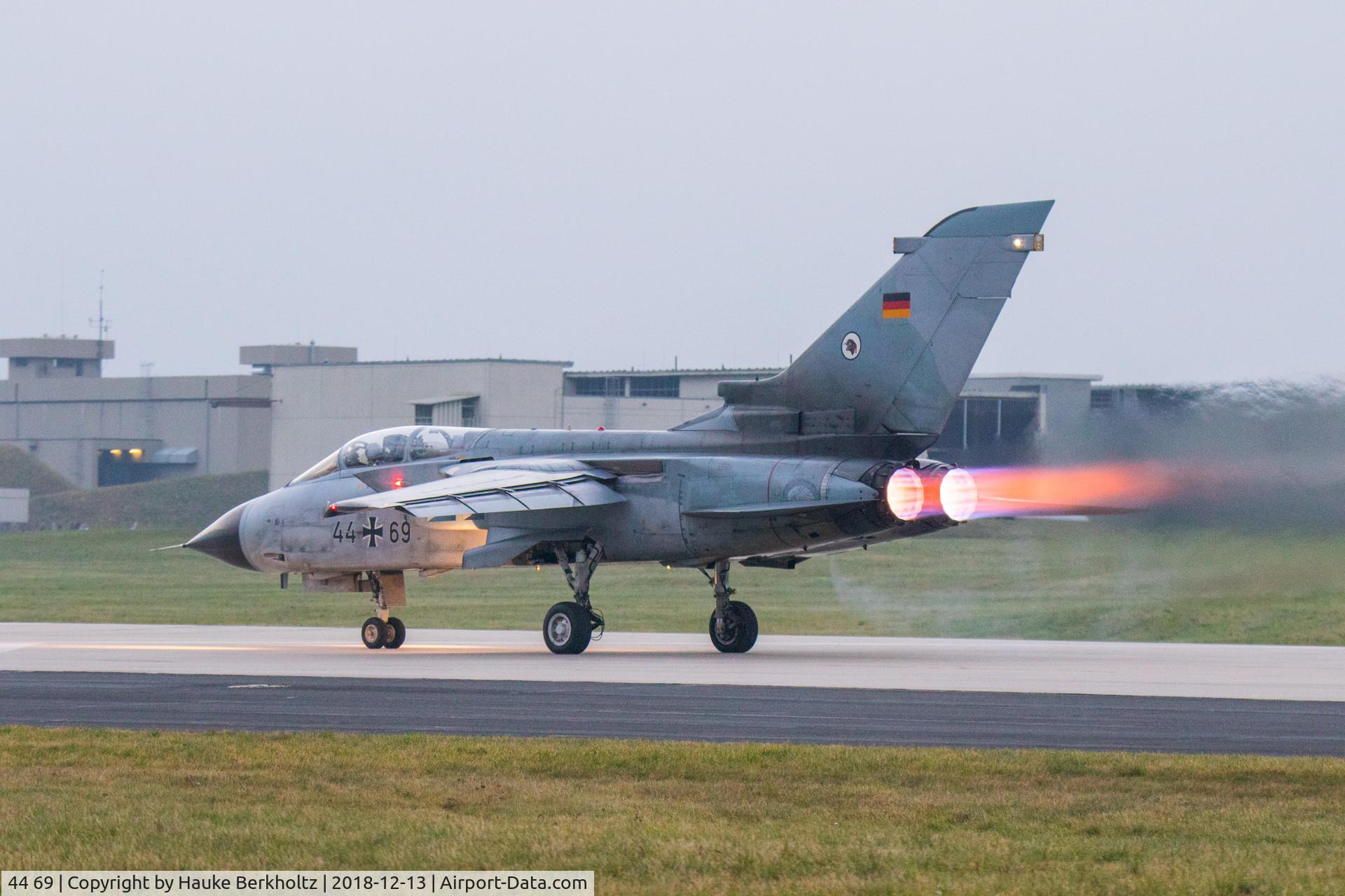 44 69, Panavia Tornado IDS C/N 427/GS126/4169, schleswig / Jagel