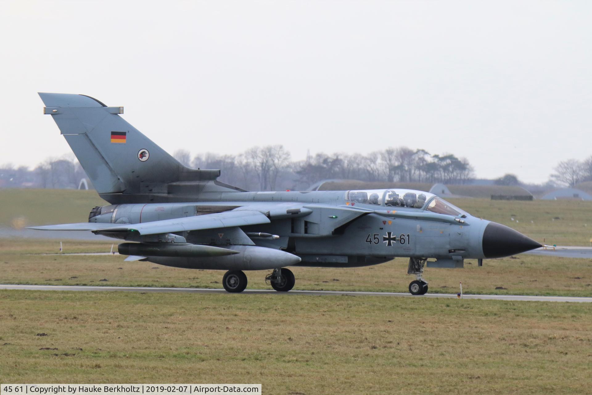 45 61, Panavia Tornado IDS(T) C/N 657/GT054/4261, schleswig / Jagel