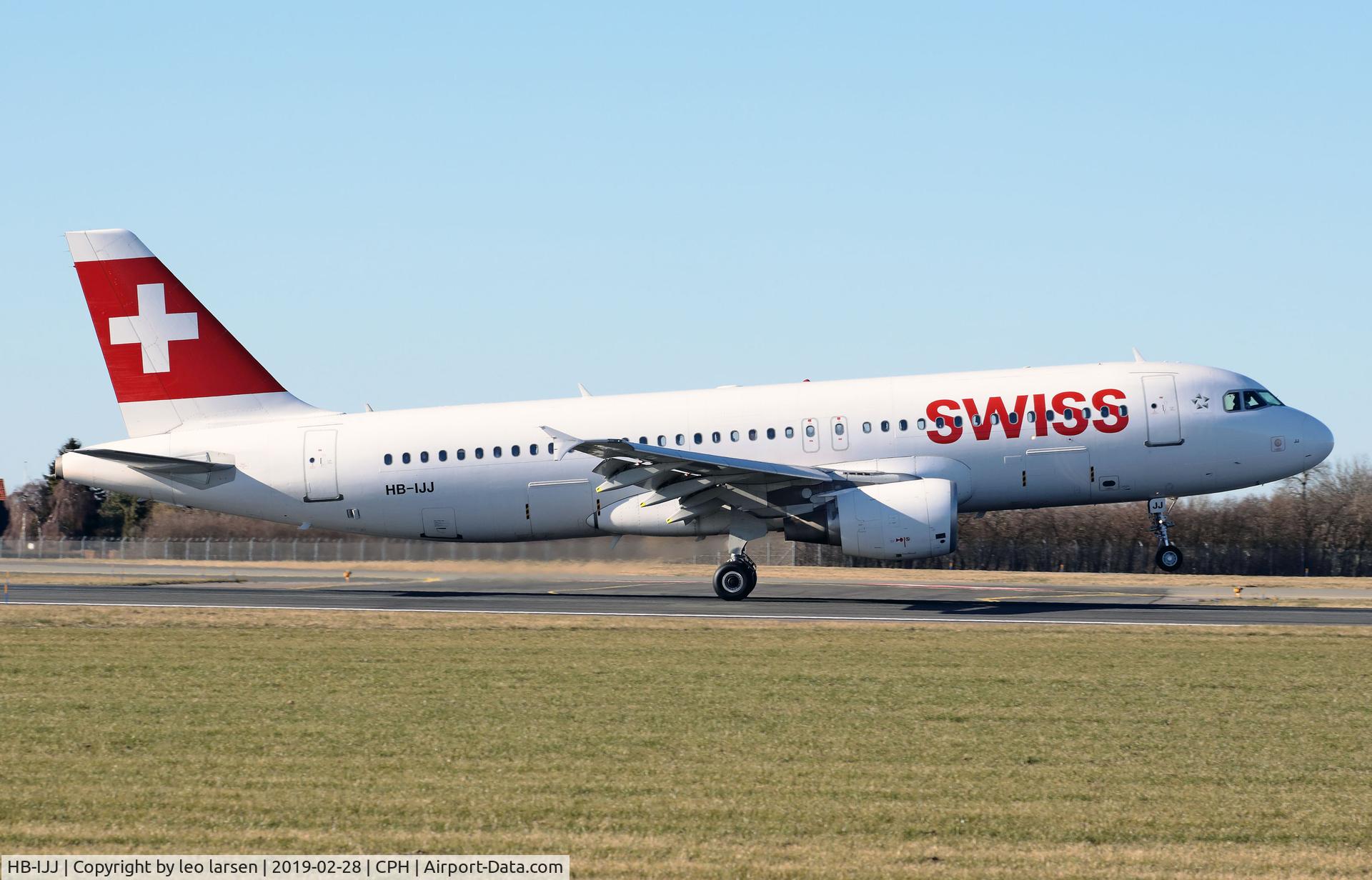 HB-IJJ, 1996 Airbus A320-214 C/N 585, Copenhagen 28.2.2019 LD R-04L