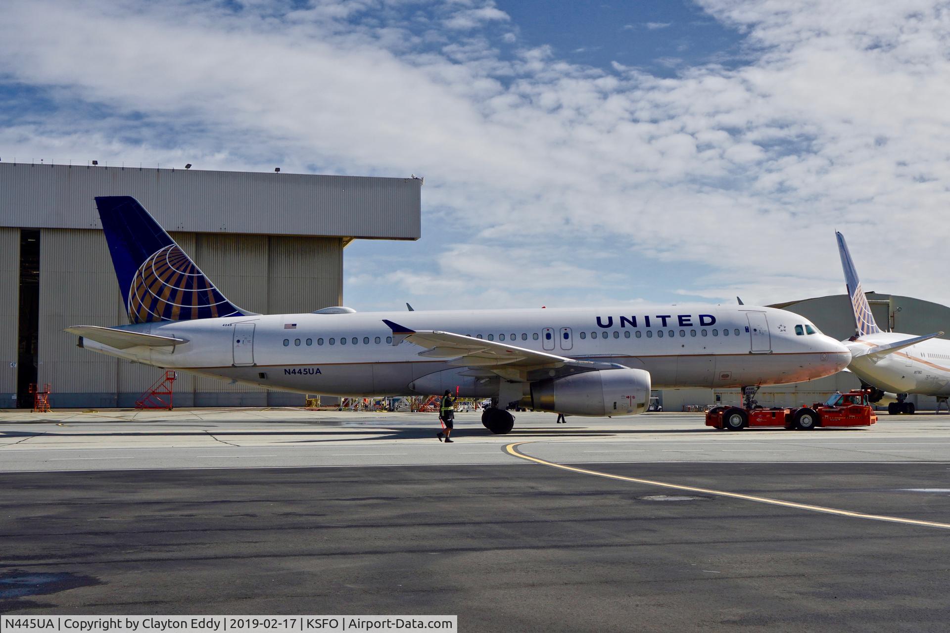N445UA, 1998 Airbus A320-232 C/N 826, SFO 2019.