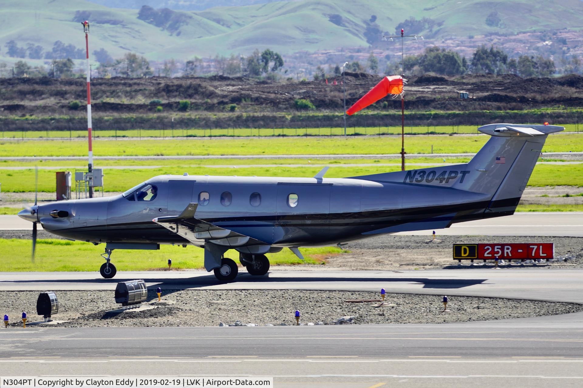 N304PT, 2000 Pilatus PC-12/45 C/N 304, Livermore Airport California 2019.