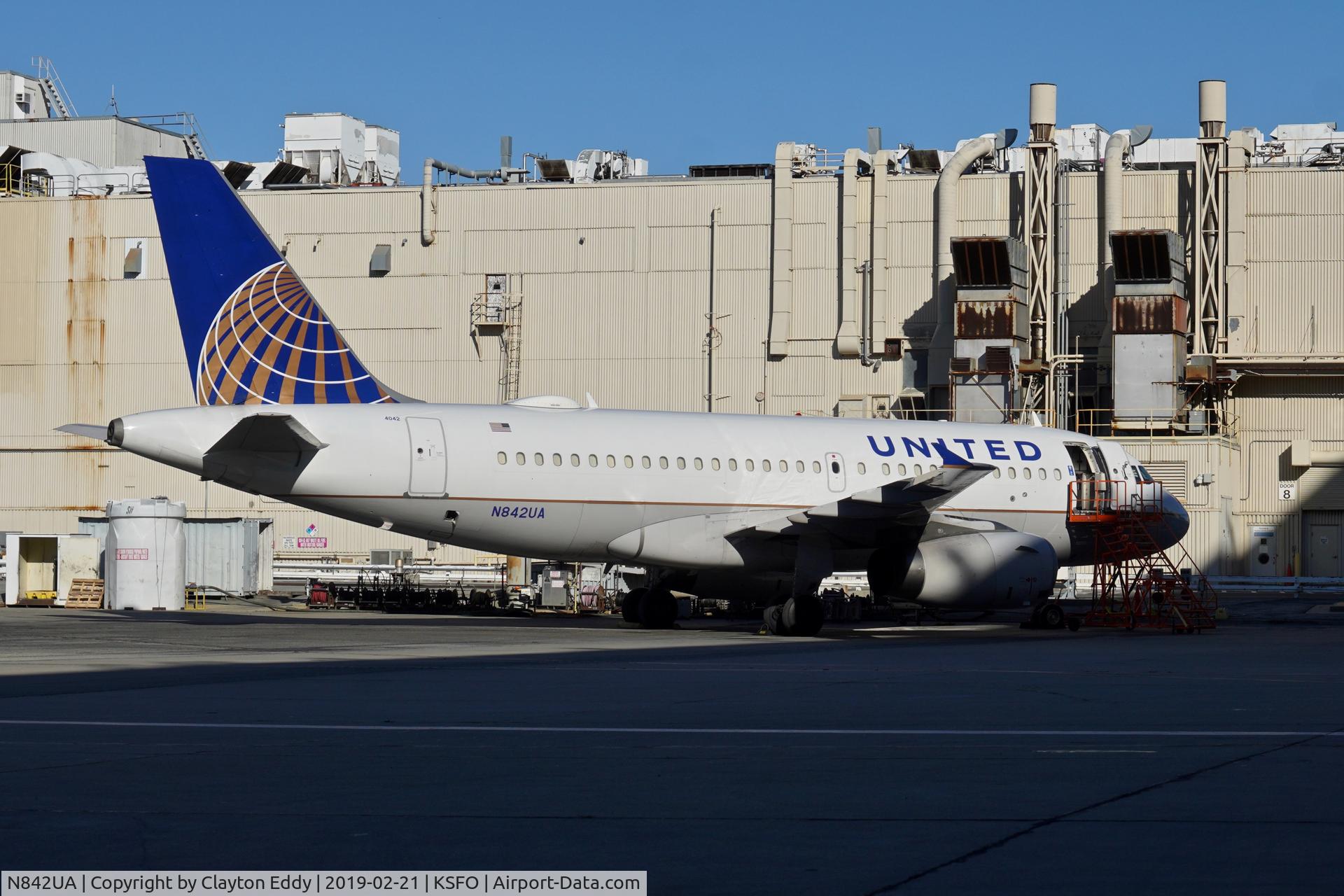 N842UA, 2001 Airbus A319-131 C/N 1569, SFO 2019.