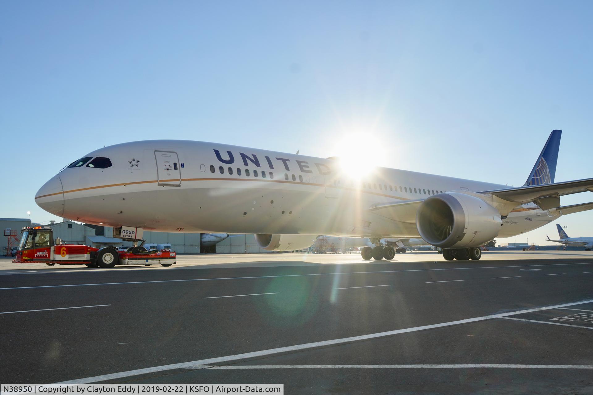 N38950, 2014 Boeing 787-9 Dreamliner Dreamliner C/N 36401, SFO 2019.