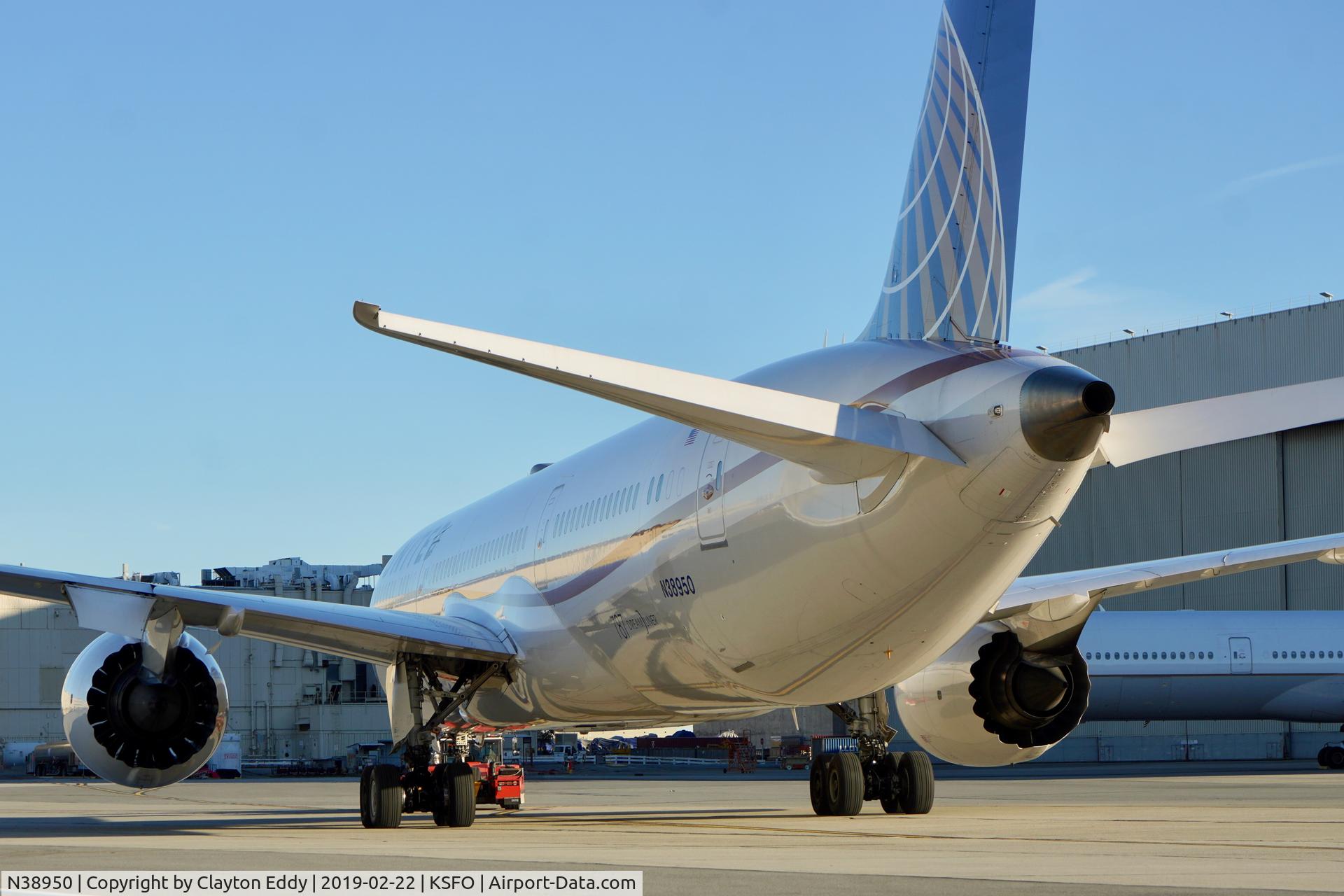 N38950, 2014 Boeing 787-9 Dreamliner Dreamliner C/N 36401, SFO 2019.