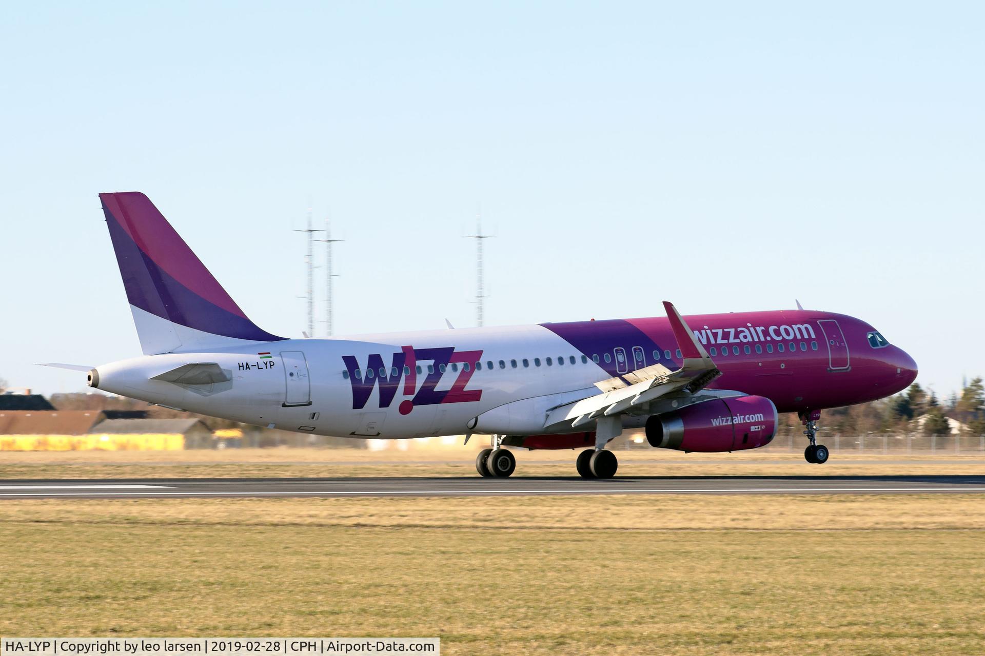 HA-LYP, 2015 Airbus A320-232 C/N 6589, Copenhagen 28.2.2019 L/D R-04L