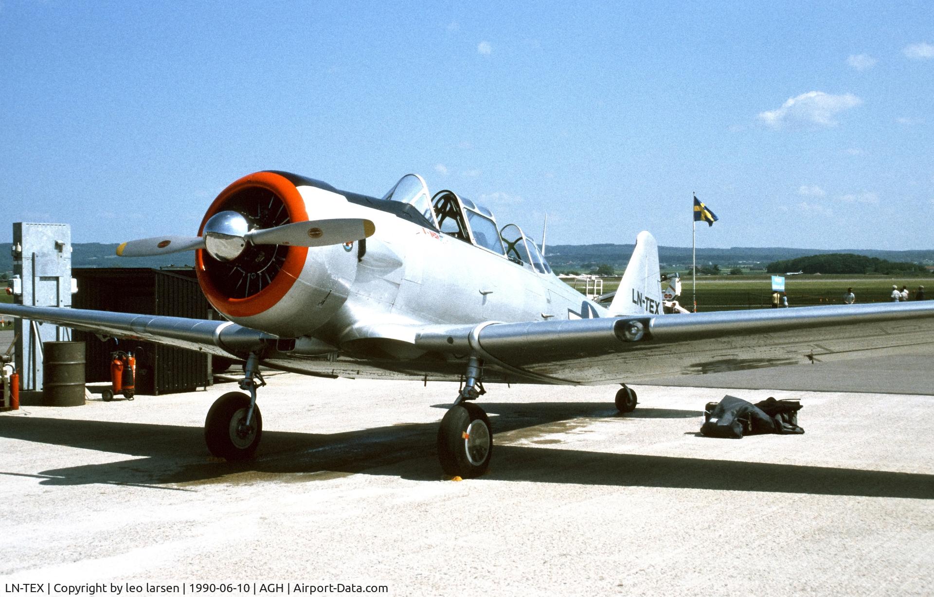 LN-TEX, 1944 Noorduyn AT-16 Harvard IIB C/N 14A-2268, Ängelholm F.10 10.6.1990