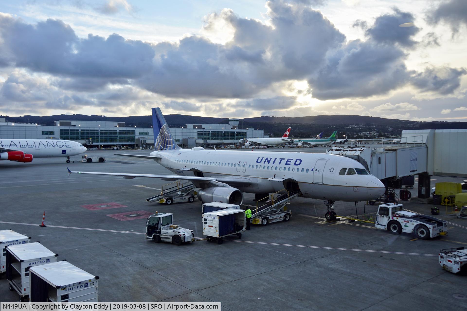 N449UA, 1998 Airbus A320-232 C/N 851, SFO 2019.