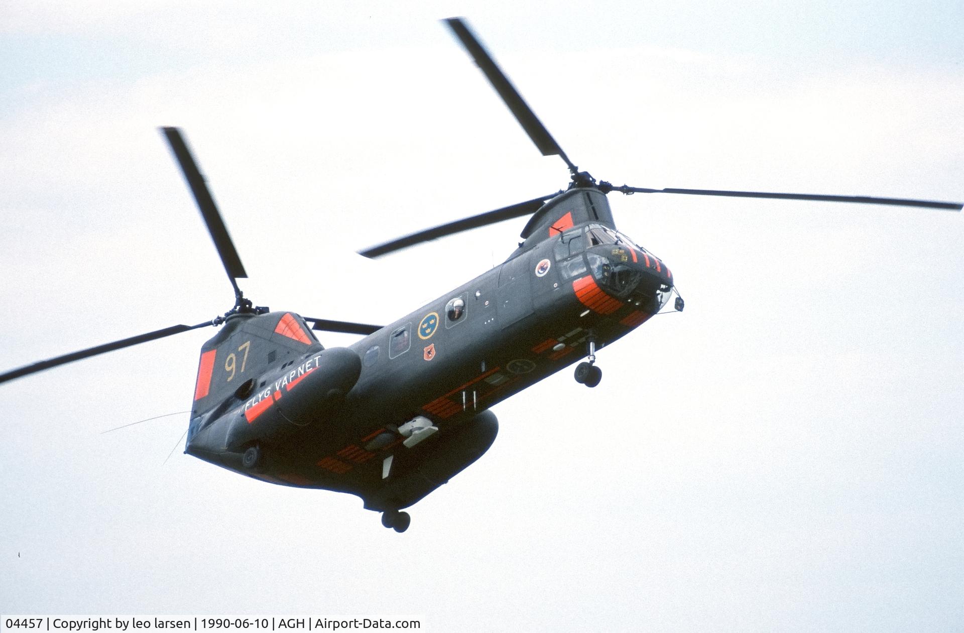 04457, Boeing Vertol 107-II-17 (CH-46) C/N 407, Ängelholm F.10 Air Show 10.6.1990
